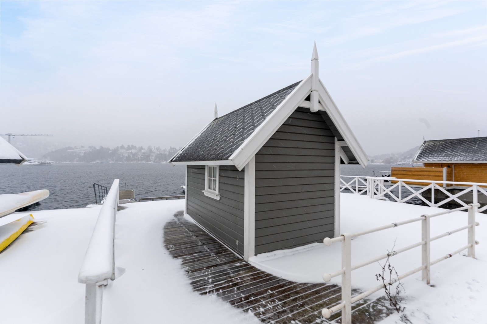 Det medfølger bruksrett på badehus som varer i 5 år, og med oppsjon til kjøp, ta kontakt med megler for detaljer. Galleribilde