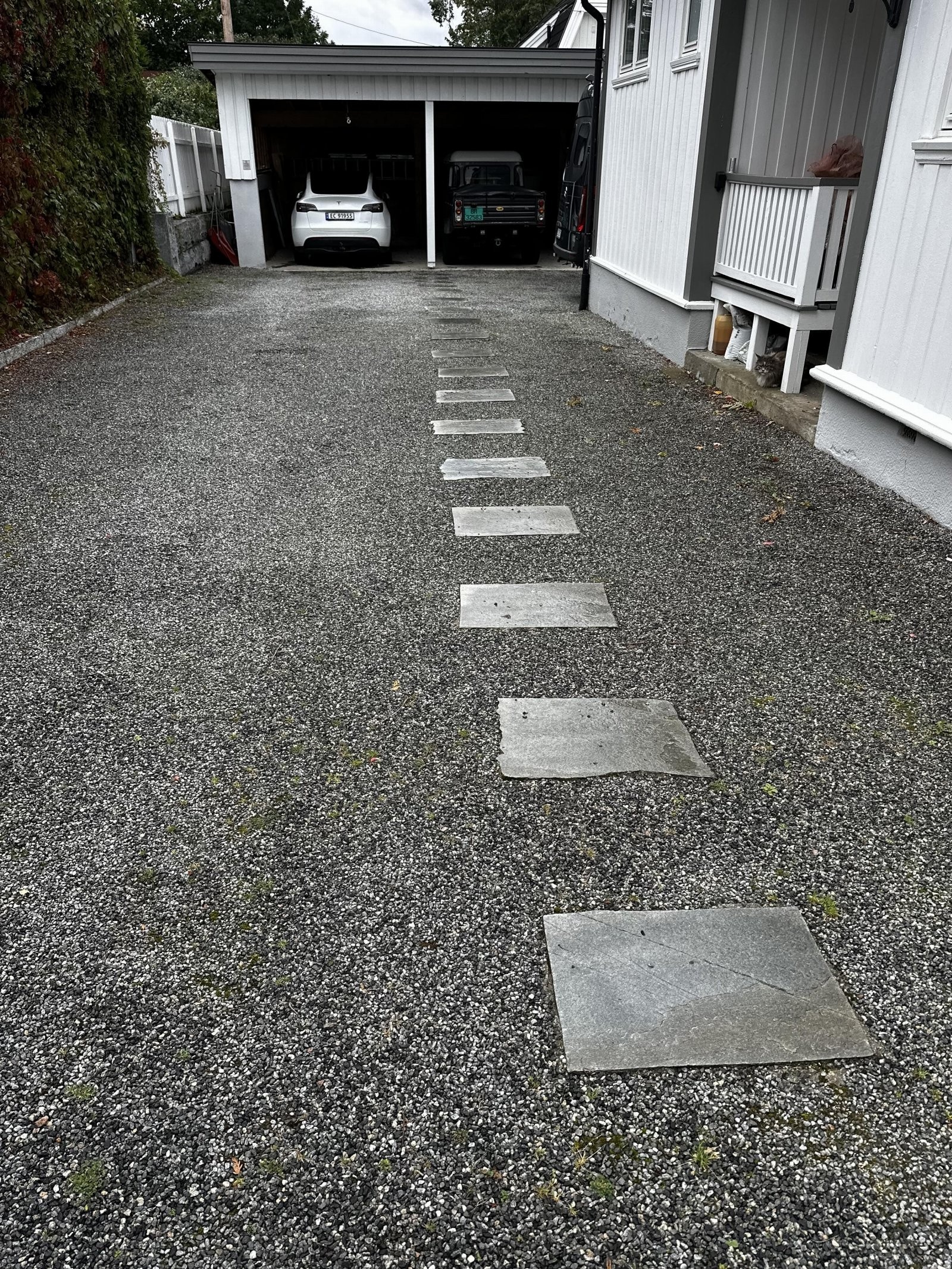 Gårdsplass sommer Galleribilde