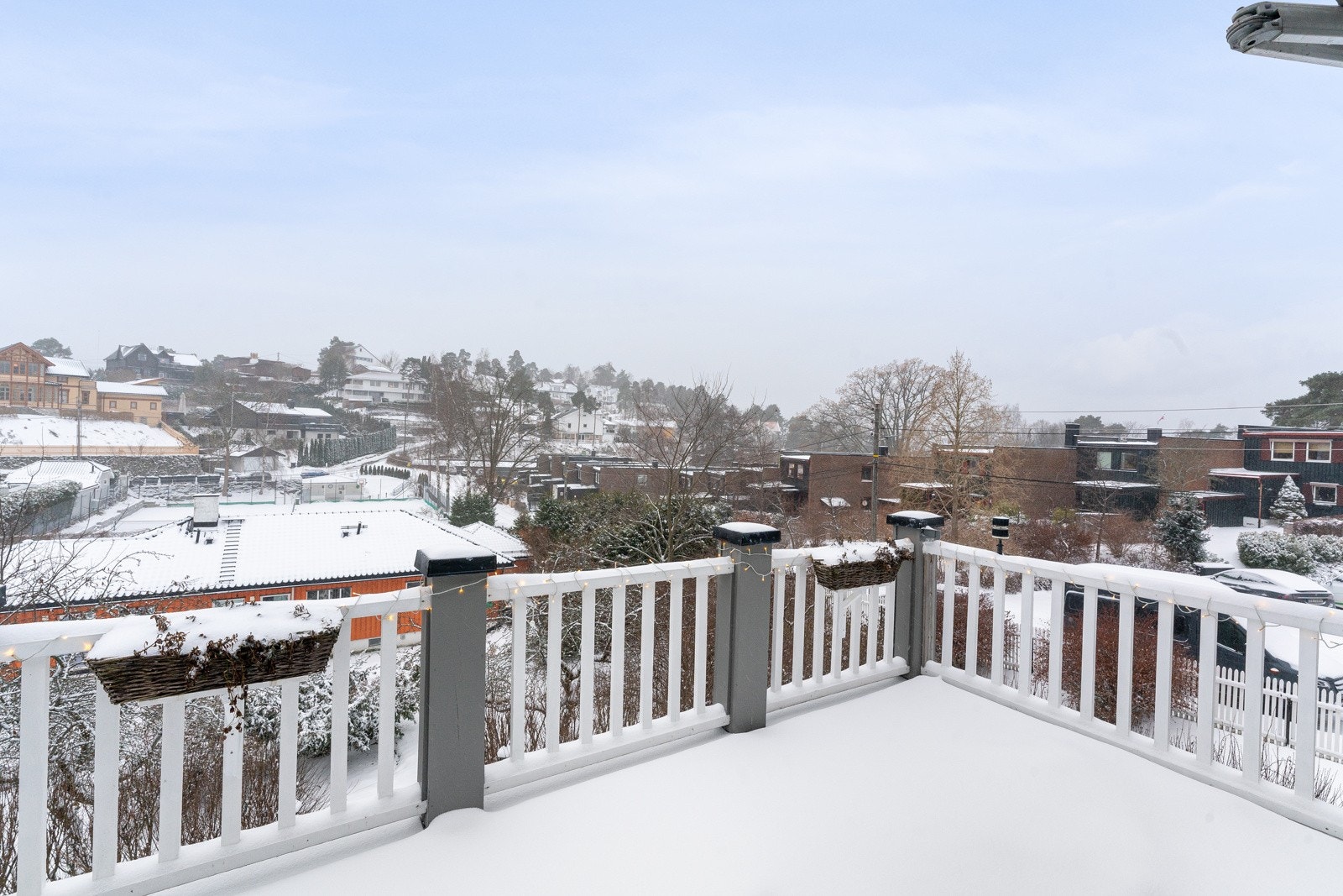 Balkongen på ca. 9 kvm har markise og fin utsikt over Ormøya Galleribilde