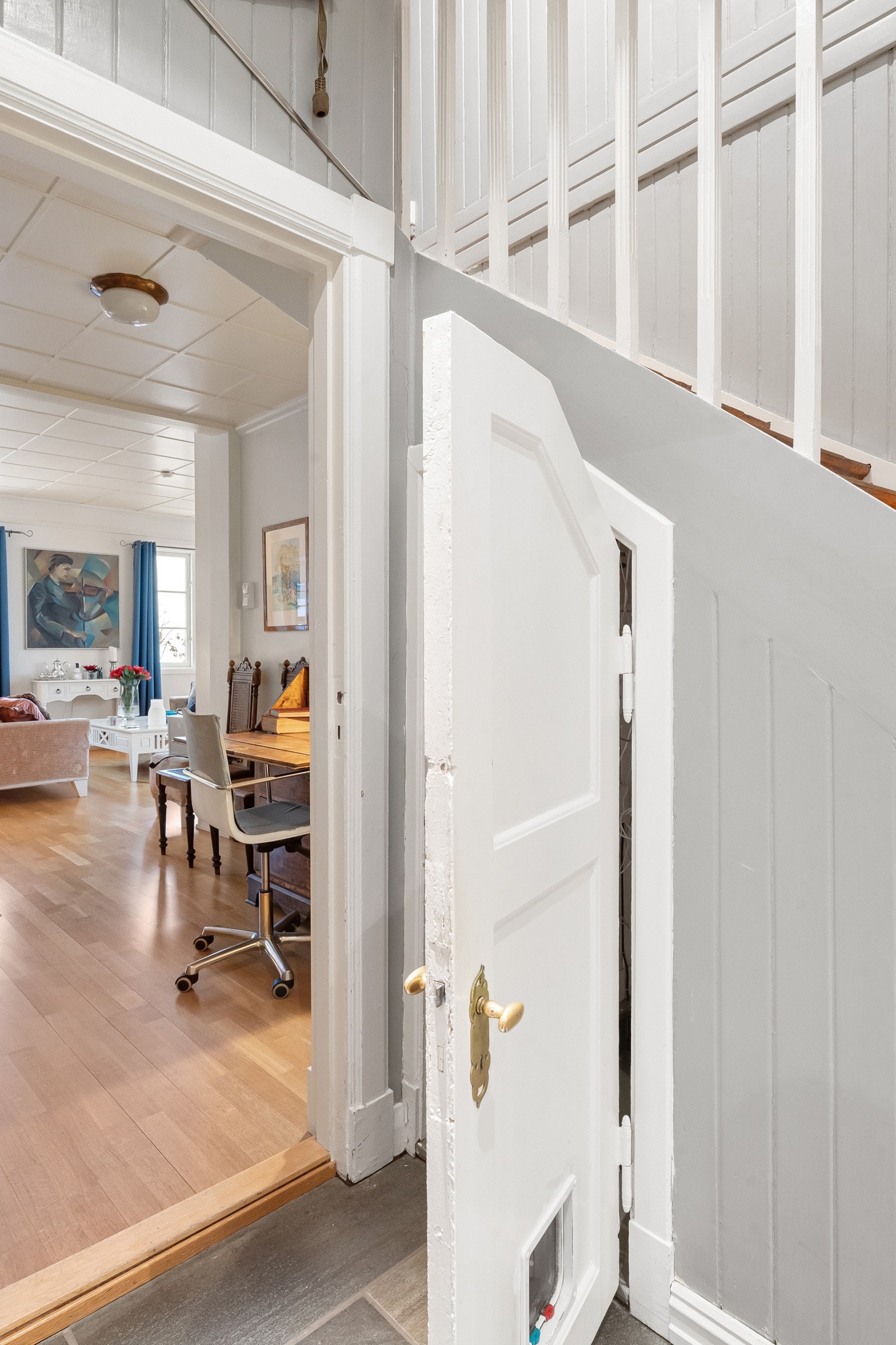 Direkte adkomst til full kjeller med vaskerom og masse bodplass Galleribilde