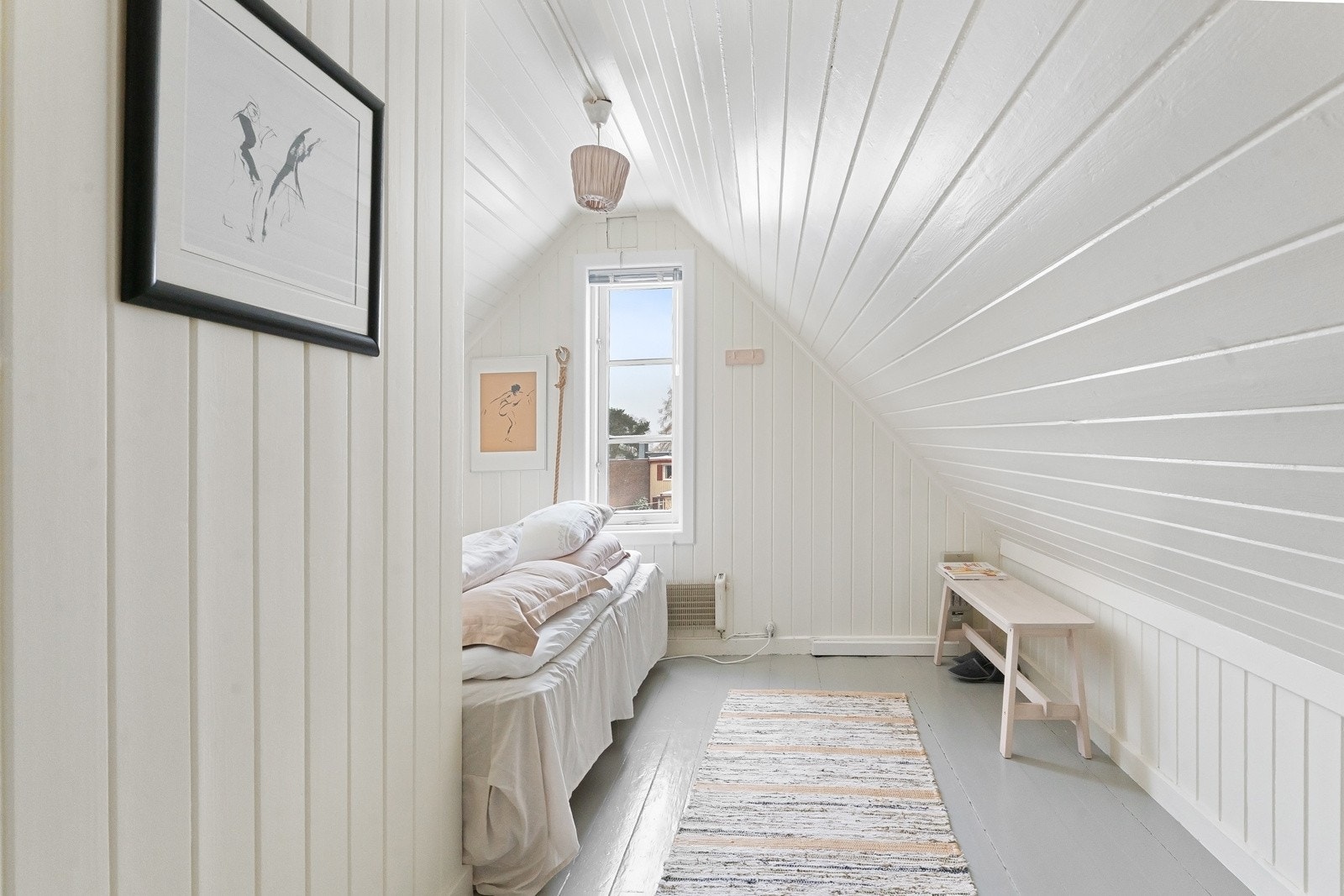 To originale pikeværelser på loftet (ikke godkjent for varig opphold) Galleribilde