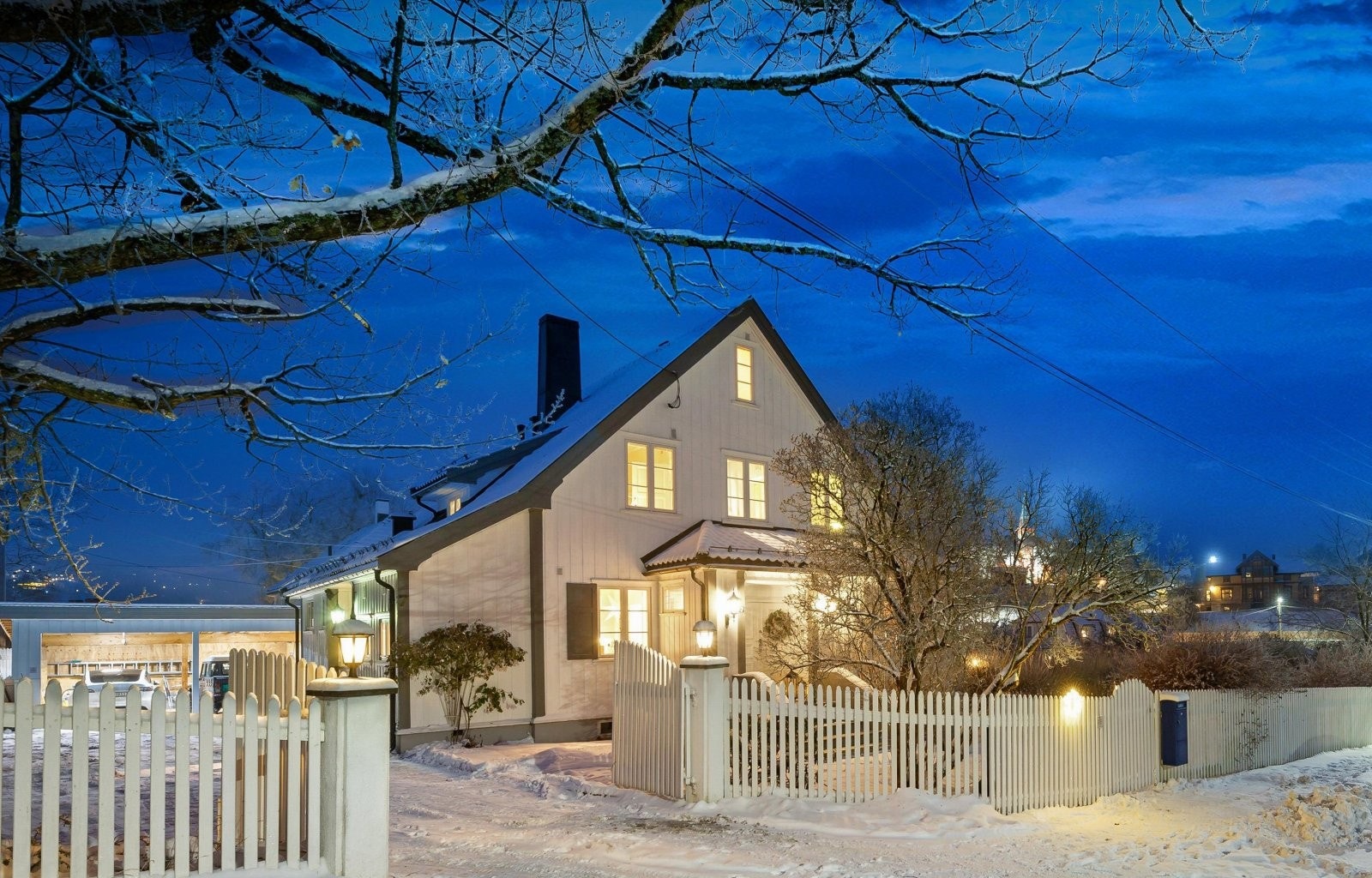 Velkommen til Singasteinveien 7, eiendommen er ca. 100 år gammel med kun tre eiere, så her har generasjoner stortrives. Galleribilde
