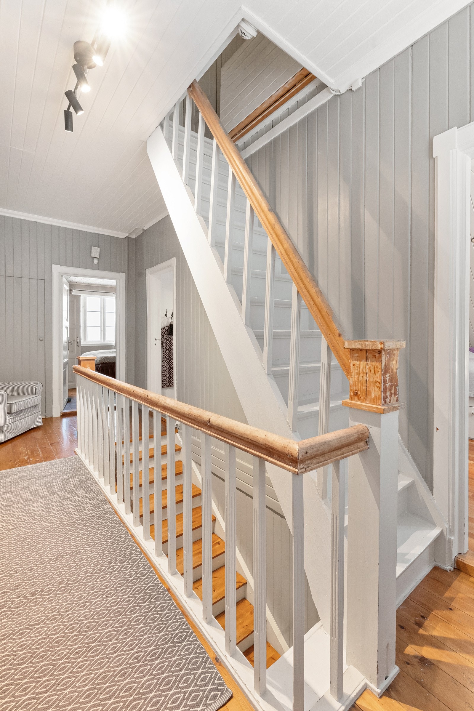 Trappen opp til loftet Galleribilde
