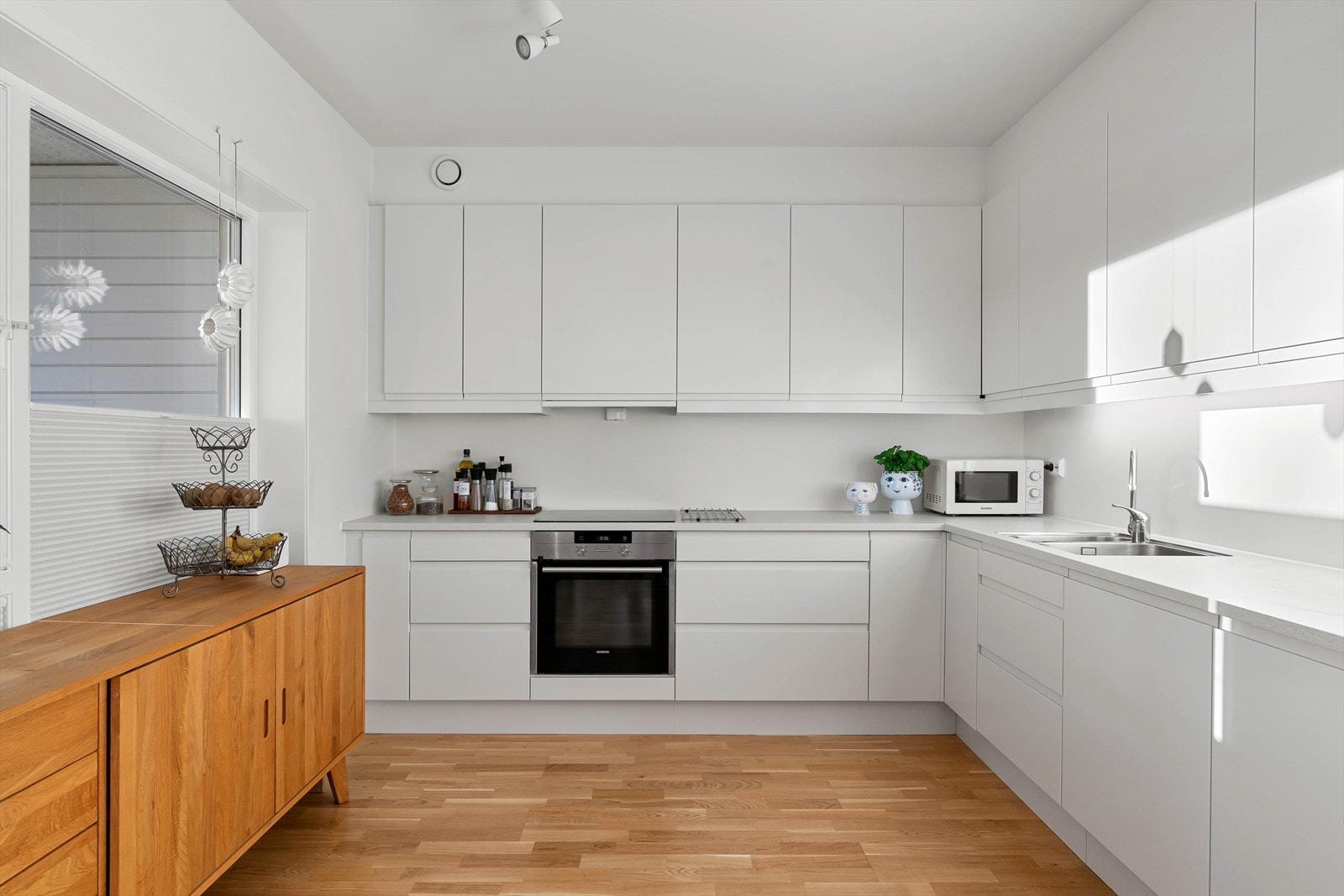 Plass til spisebord på kjøkken Galleribilde