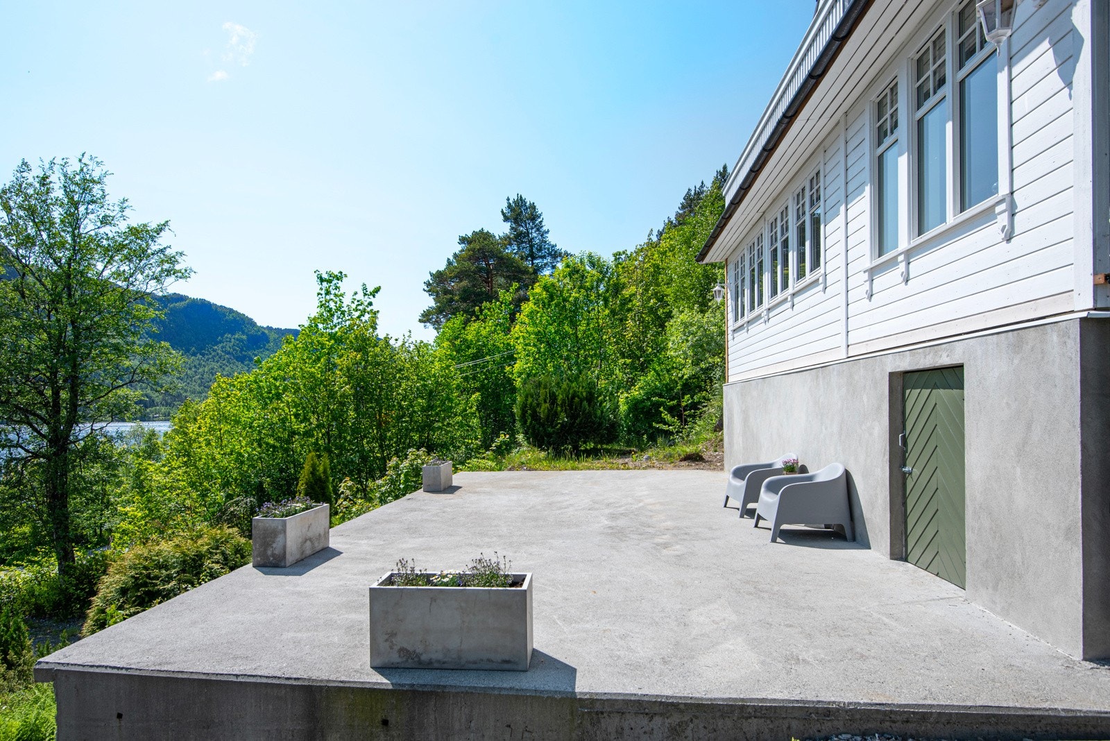 Det er meget gode solforhold på eiendommen. Galleribilde