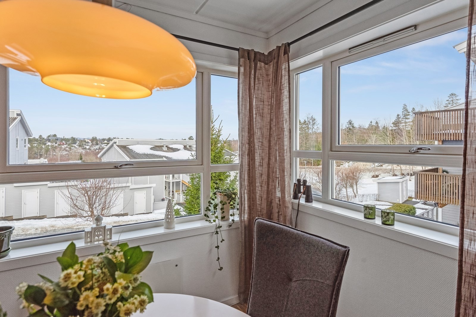 Herlig utsikt fra spisestuen. Galleribilde