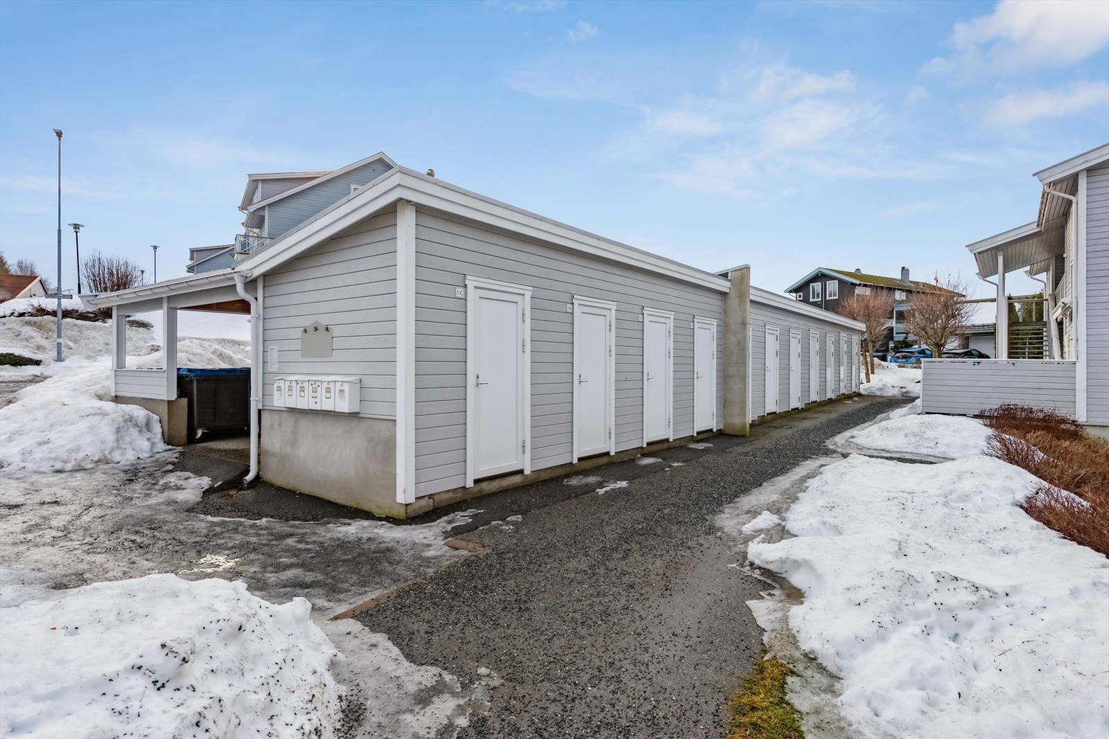 I tillegg disponerer leiligheten en utvendig bod på ca. 5 m². Galleribilde