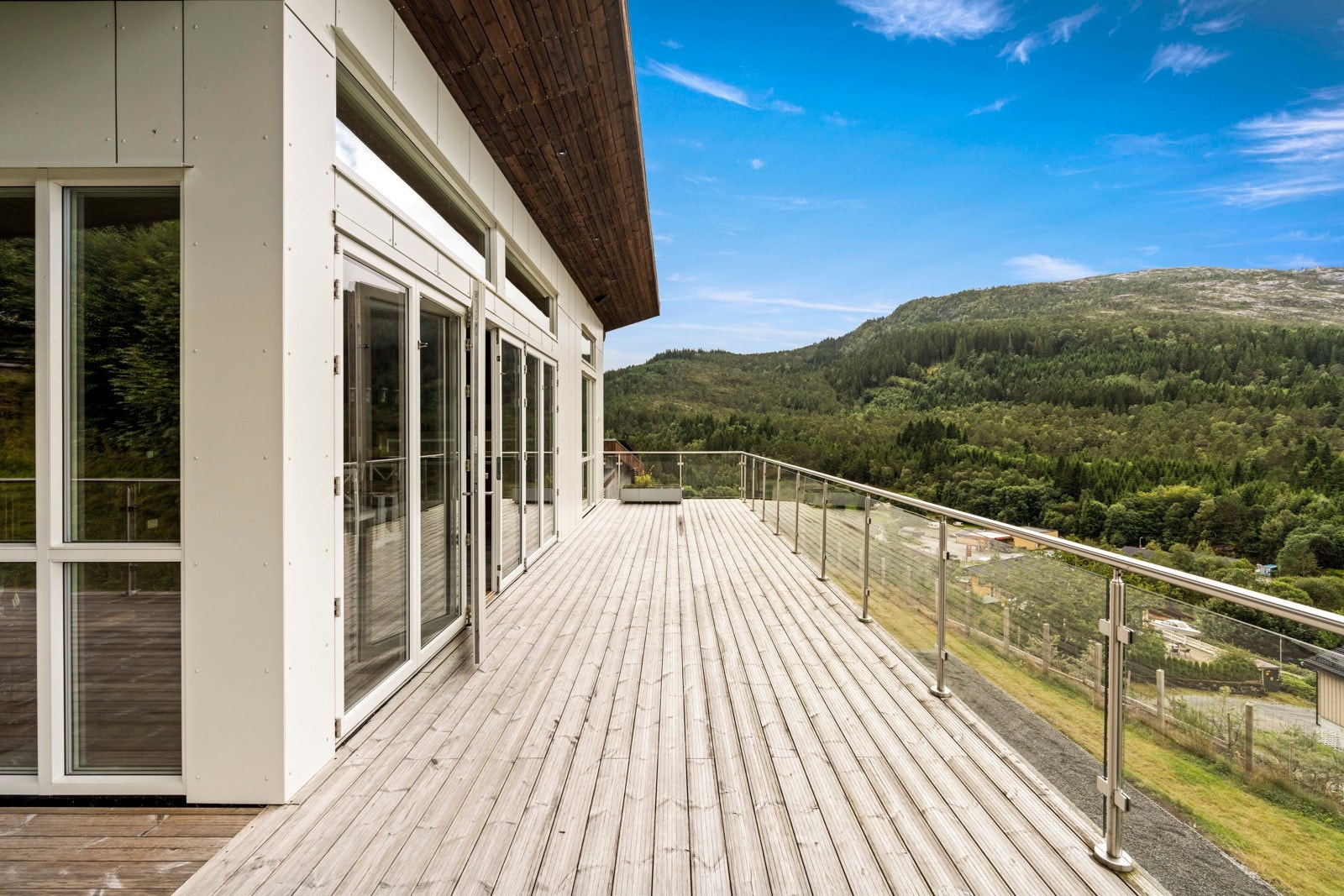 Veranda i tilknytning til stua Galleribilde