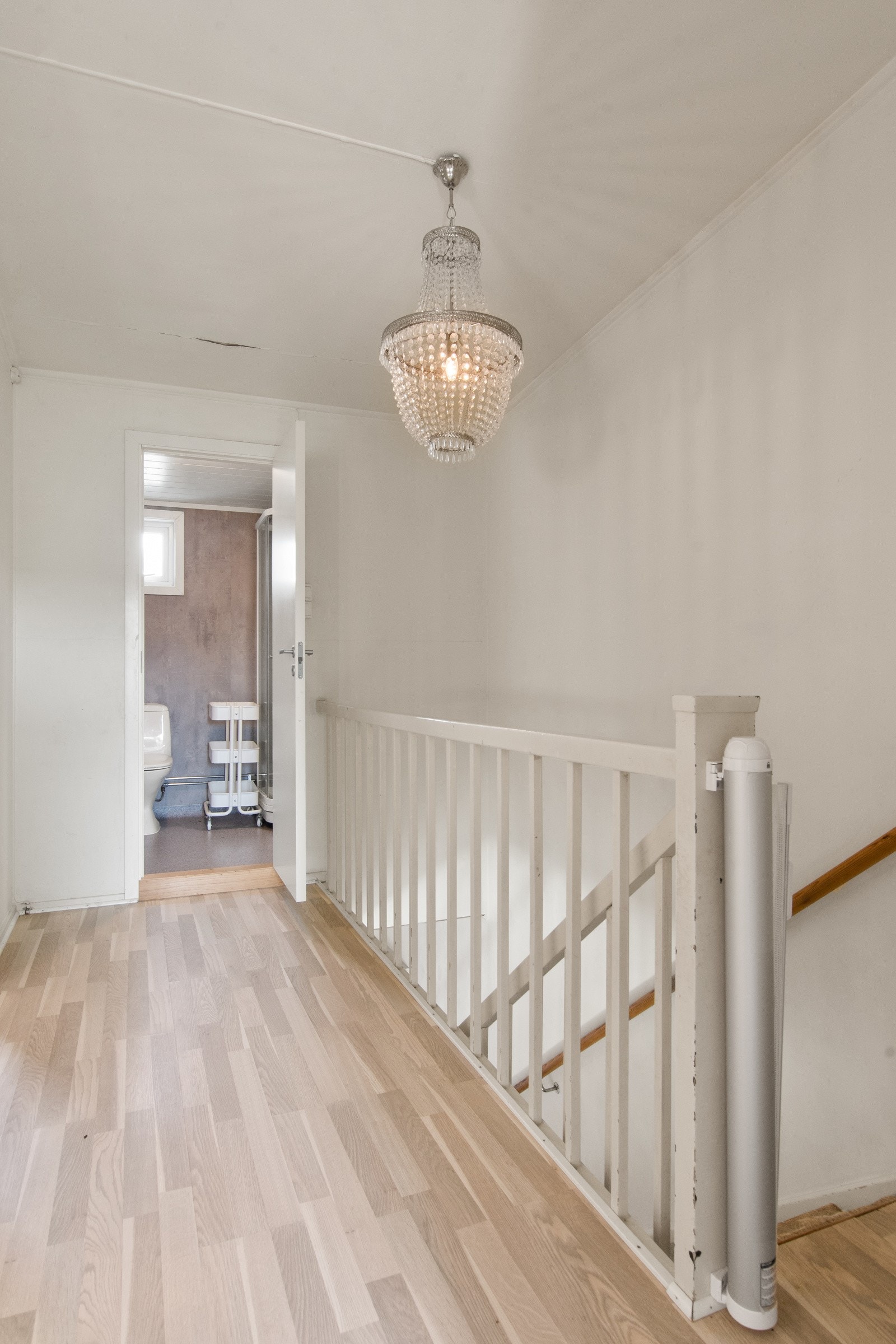2. etasje består av 3 soverom, gang og bad Galleribilde