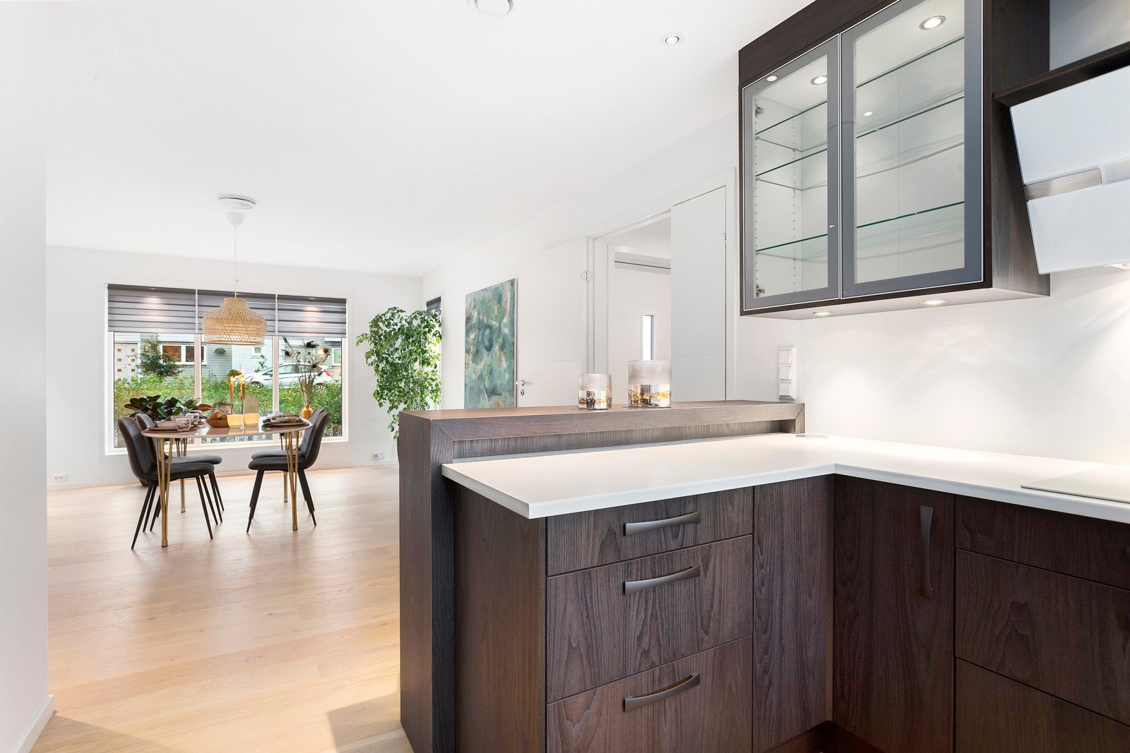 Flott benkplate av laminat. Galleribilde
