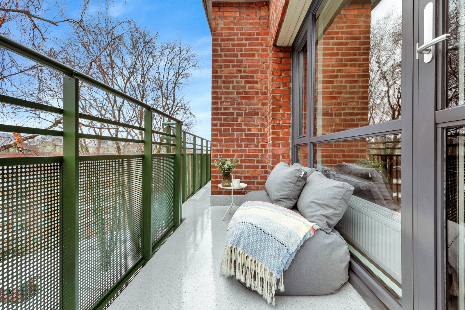 Balkongen ble rehabilitert og utvidet i regi av borettslaget i 2023 Galleribilde