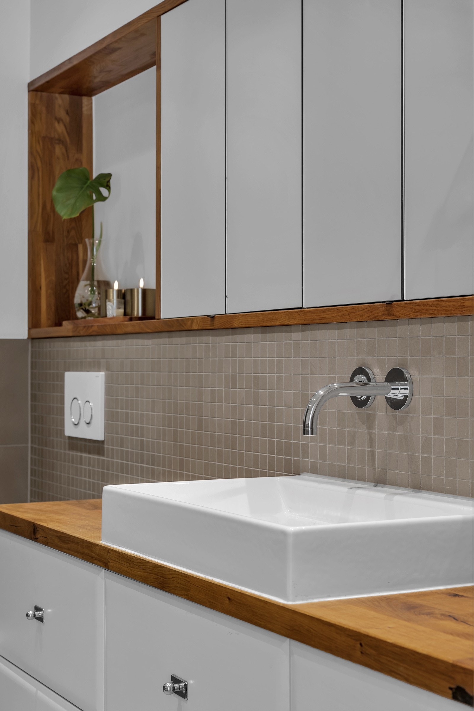 God lagringsplass i både skuffer og skap Galleribilde