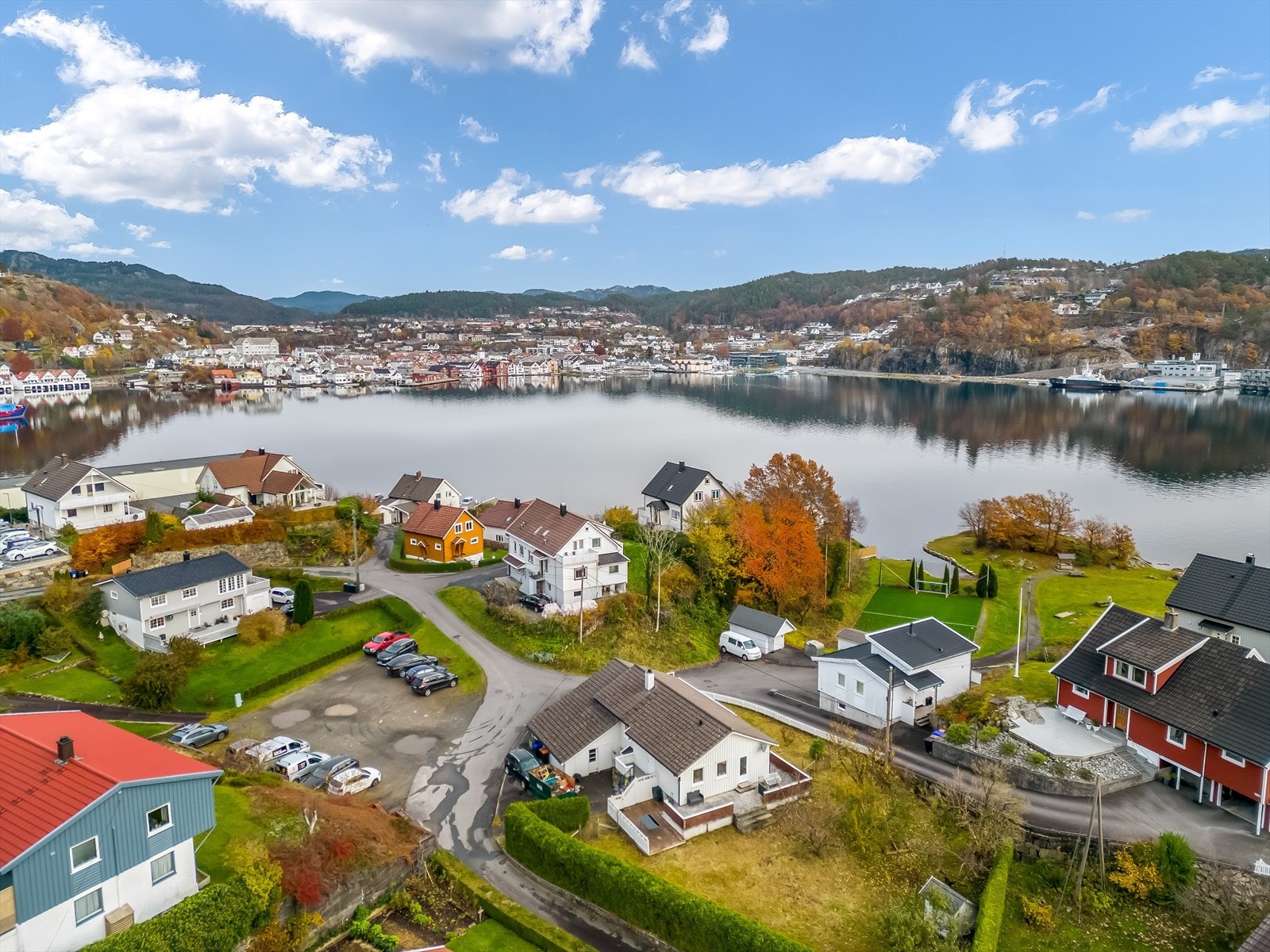 Eiendomsmegler MNEF Anita Cecilie Gabrielsen ønsker velkommen til Wahlsodden 25! Galleribilde