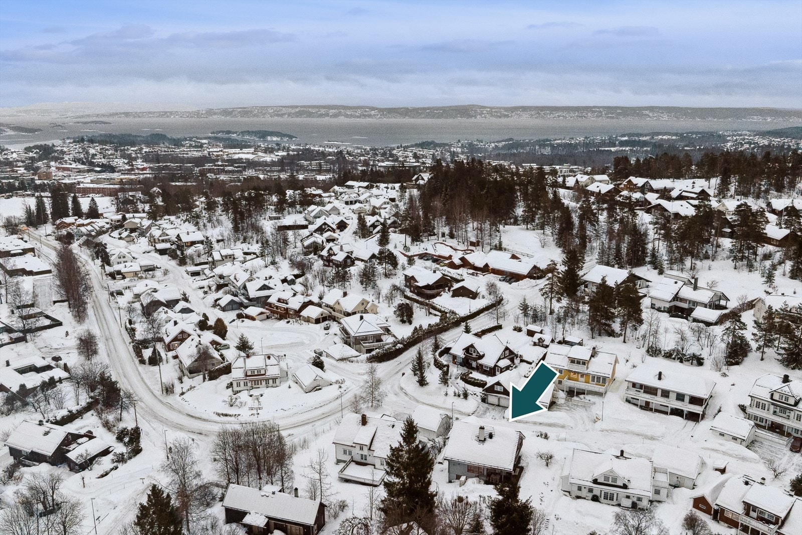 Boligen ligger med gangavstand til Asker sentrum, marka, skoler, barnehager, matbutikk og buss (281) Galleribilde