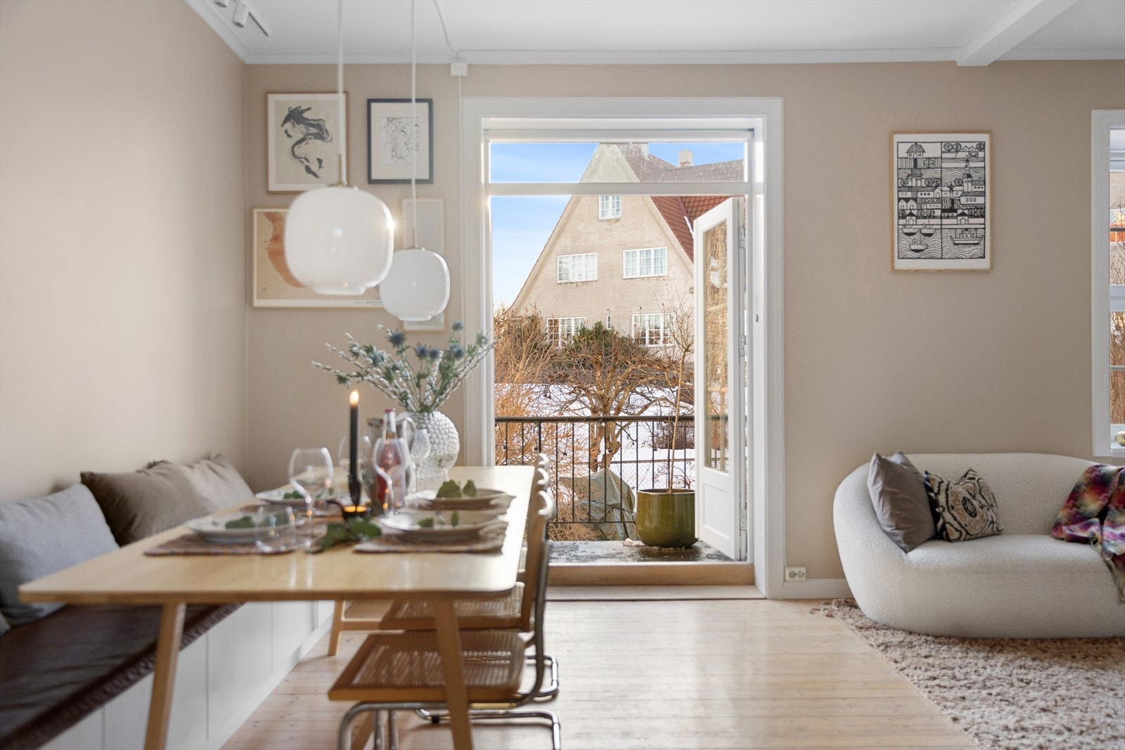 Den direkte utgangen er svært etterspurt og sørger for en enkel tilgang til utearealet. Galleribilde