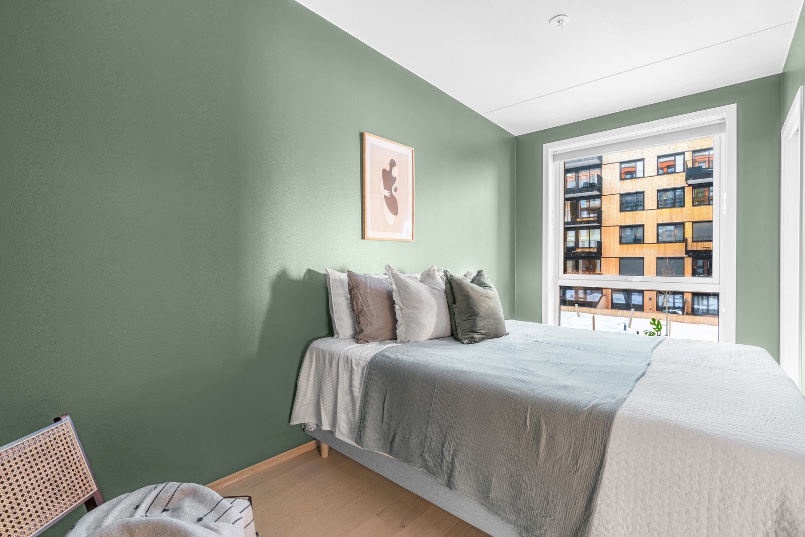 Her er det god plass til stor seng Galleribilde