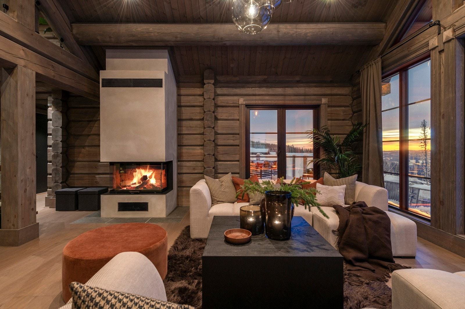 Deilig peis med hev/senk dør som er synlig fra både stue og kjøkken Galleribilde