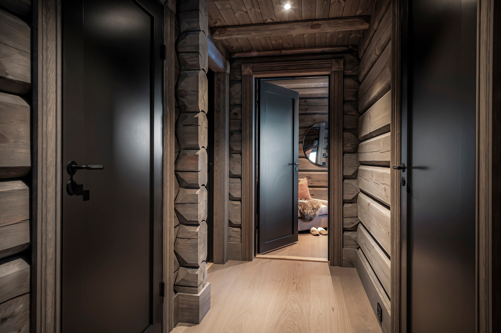 Gang mot 3 av soverommene og et bad Galleribilde