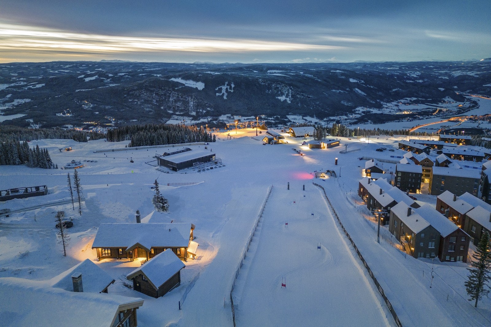 Her snakker vi 100 % ski inn og ut OG rå utsikt! Galleribilde