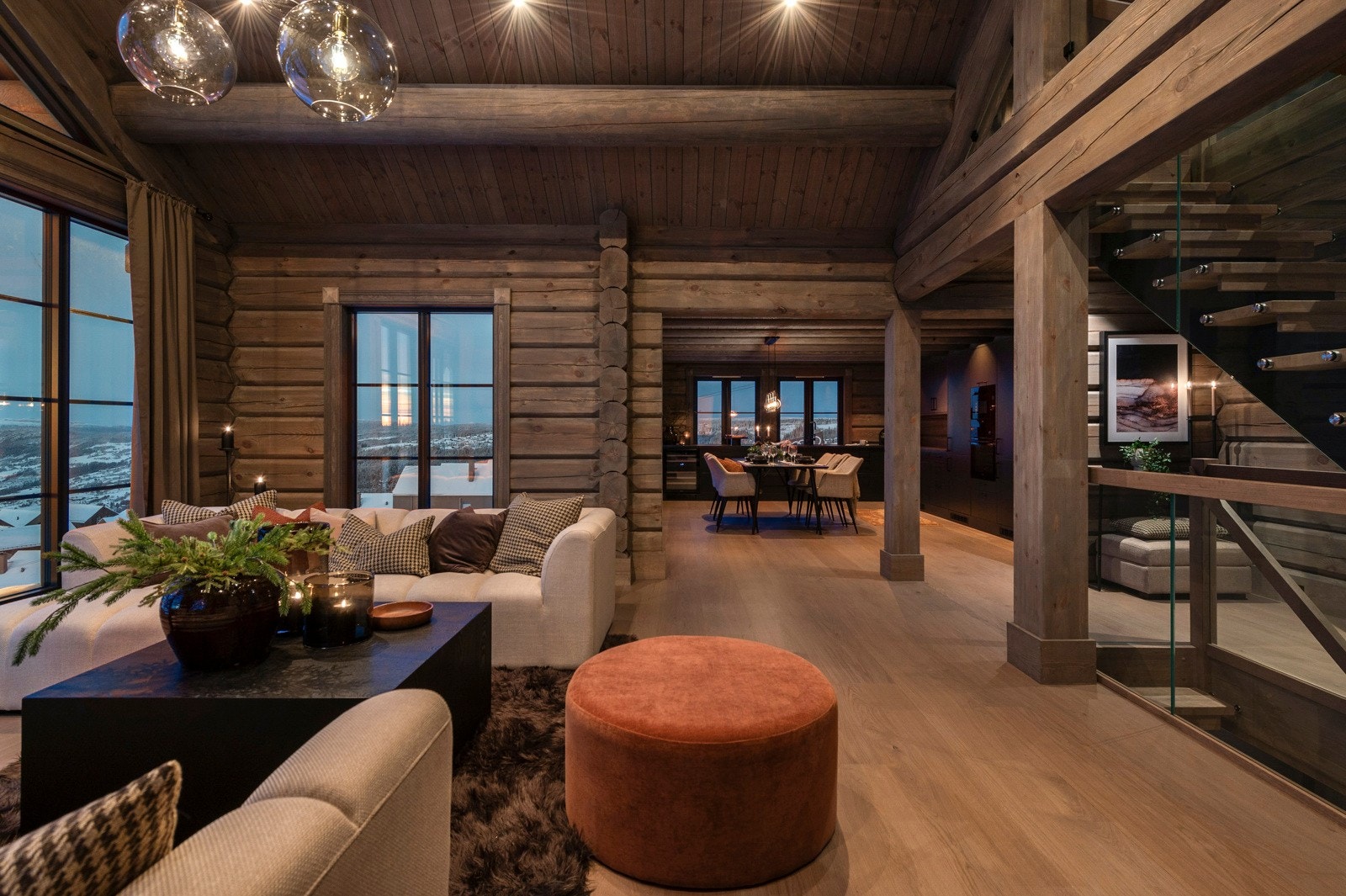 Fin kobling mellom stue og kjøkken Galleribilde