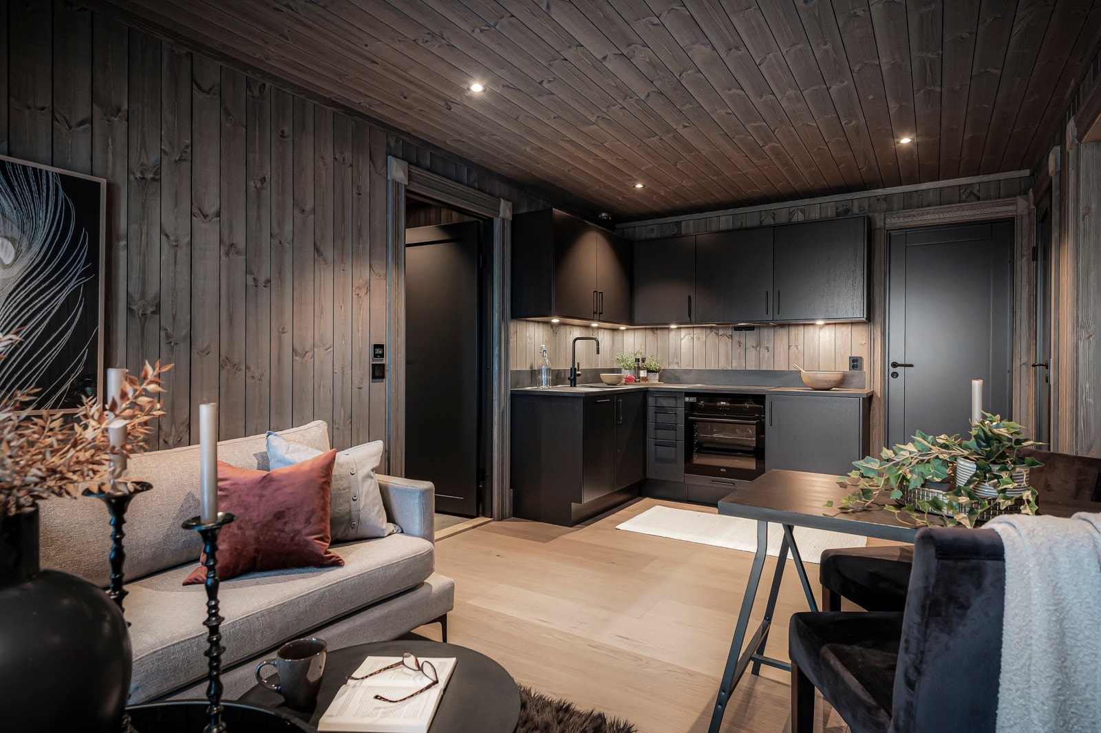 Åpen løsning kjøkken/oppholdsrom Galleribilde