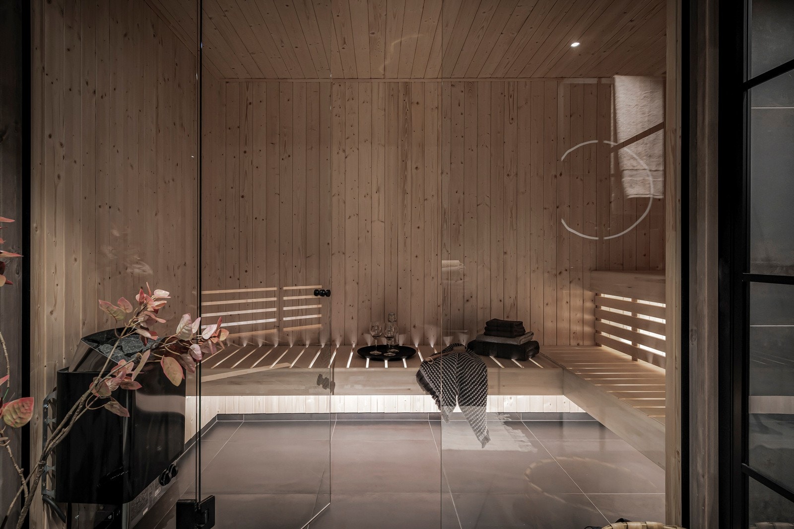 Romslig badstue i eksklusiv design Galleribilde