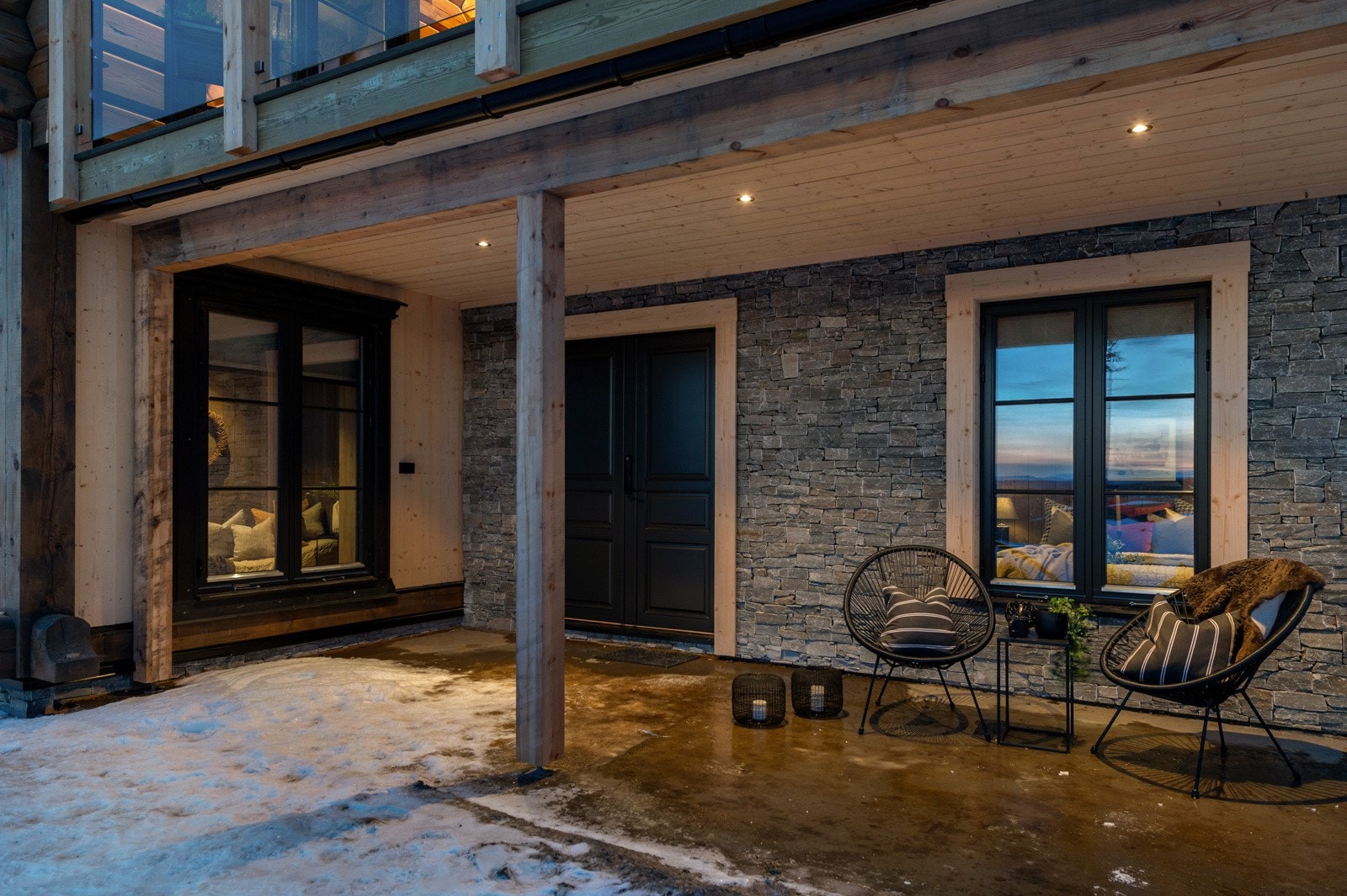 Fin uteplass også ved inngangen i underetasjen Galleribilde