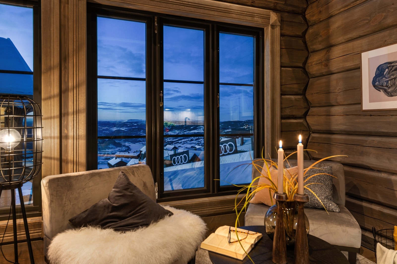 Missunelsesverdig utsikt fra stua Galleribilde