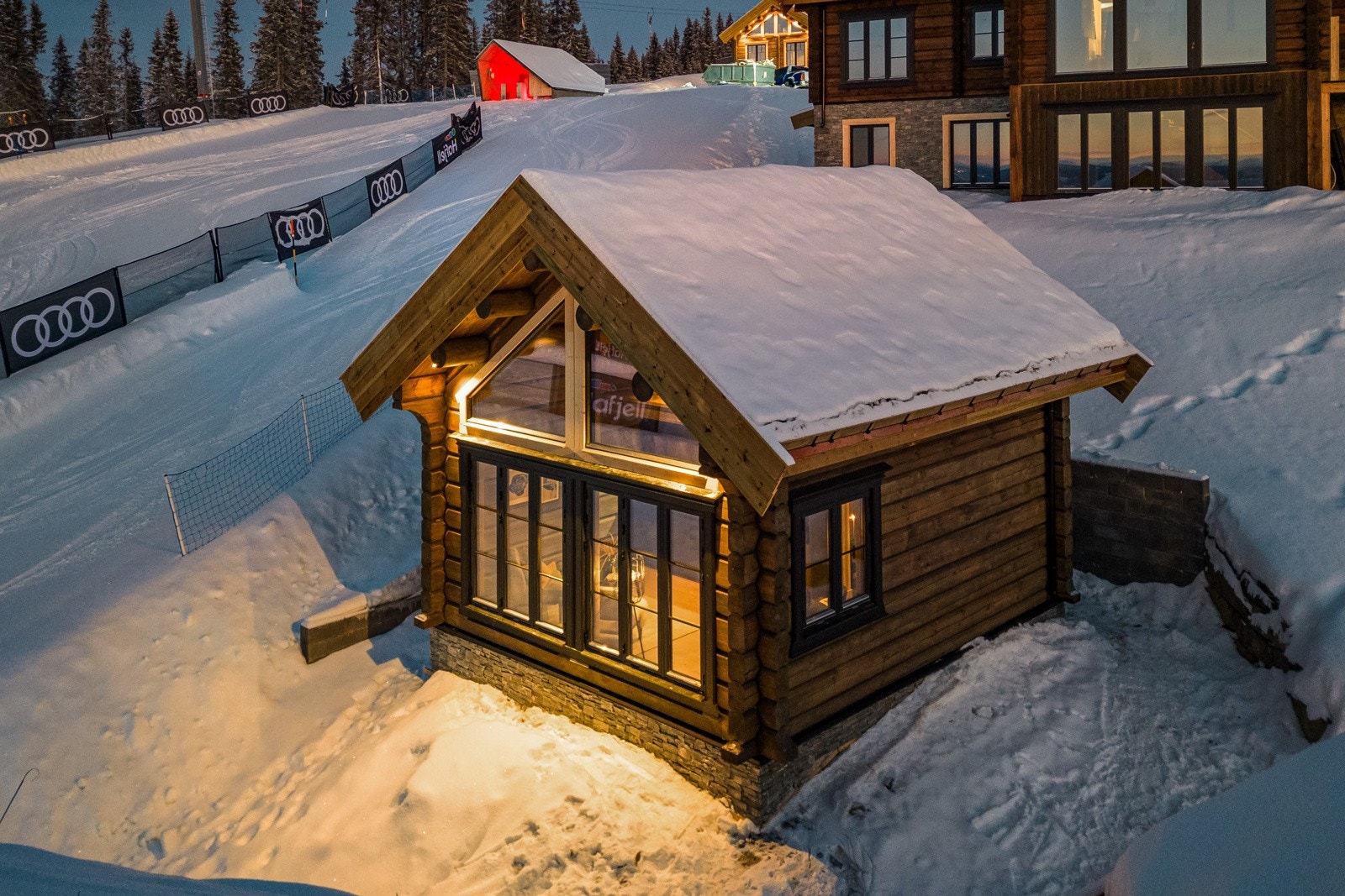 Panoramavinduer som gir fantastisk lysinnslipp og utsikt Galleribilde