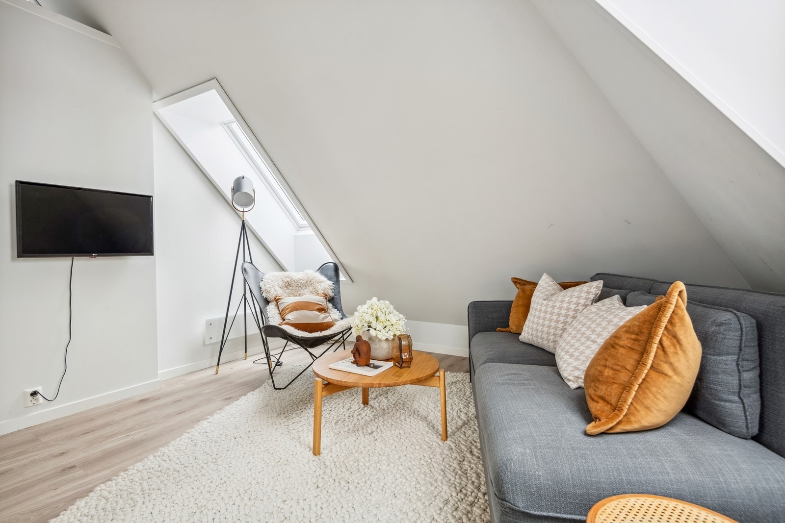 Praktisk tv-stue når man ønsker å trekke seg tilbake eller en egen sone for barna. Galleribilde