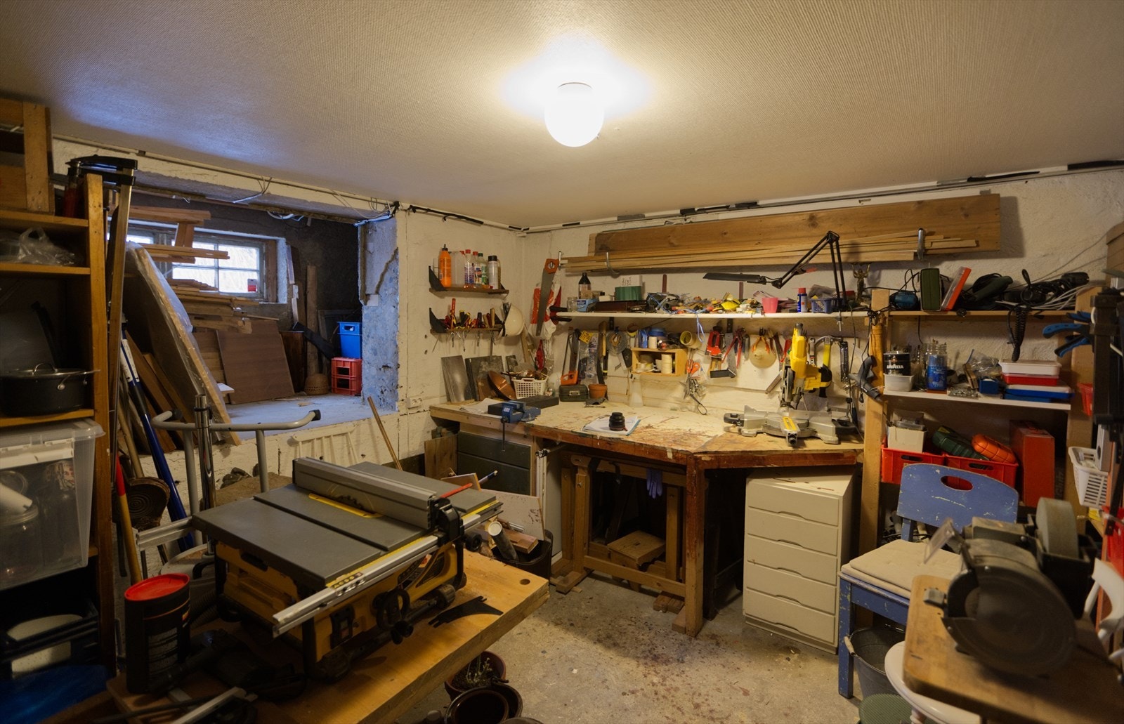 Lagringsplass i stor bod. Galleribilde