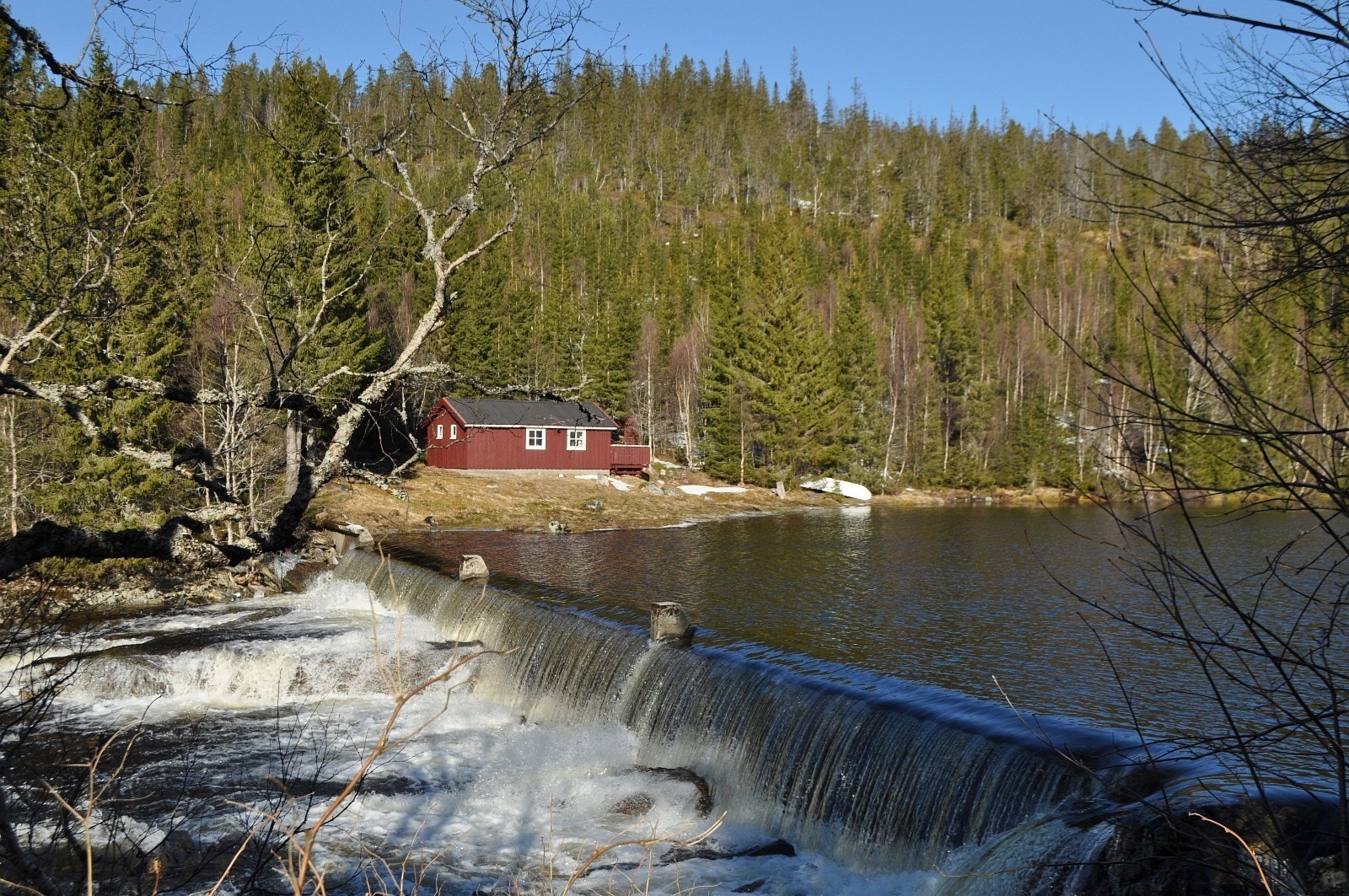 Vassdølin hytteområde ligger sør for vatnet Fremmer Vassdølin på Osenfjellet Galleribilde