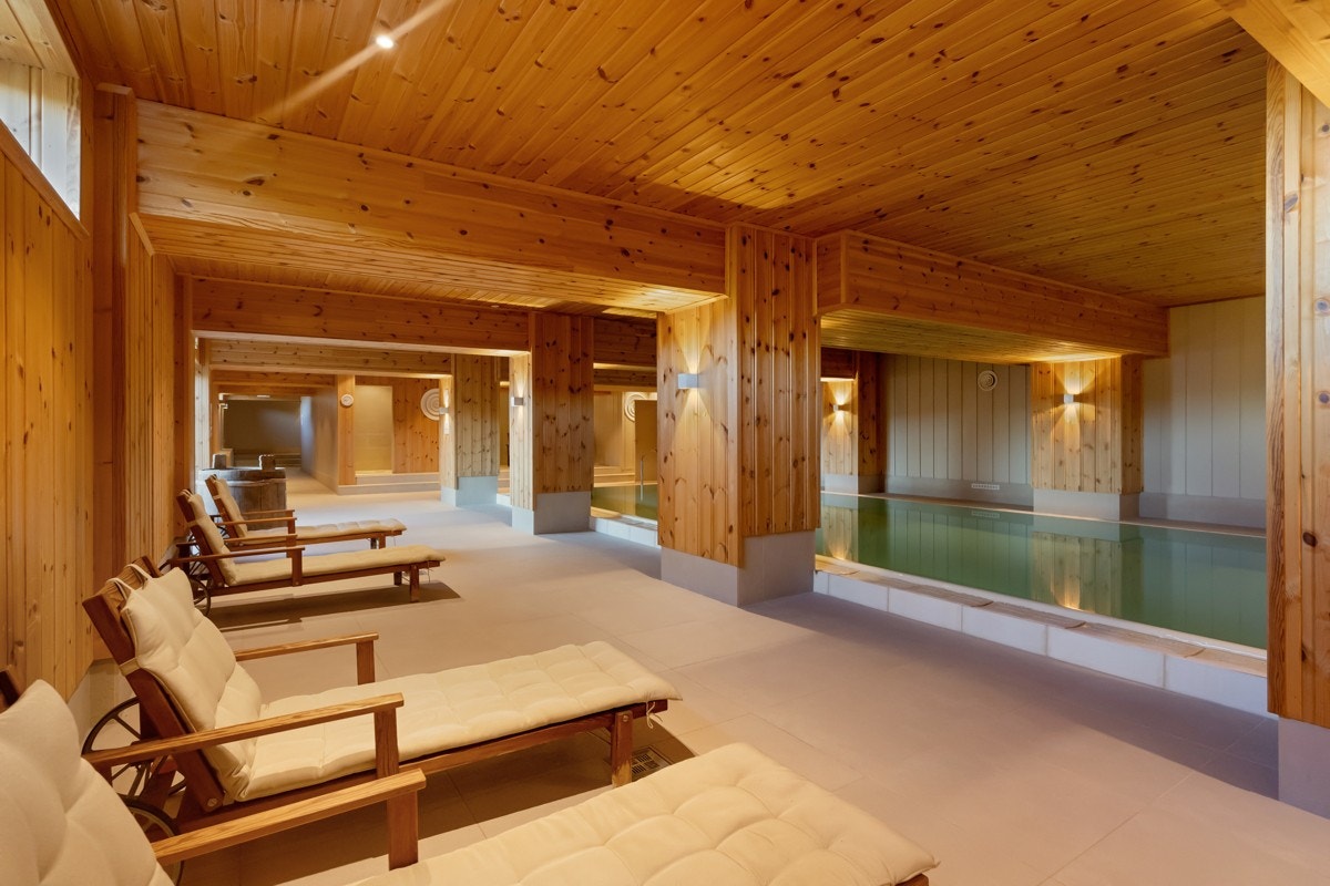 Basseng på hotellet Galleribilde