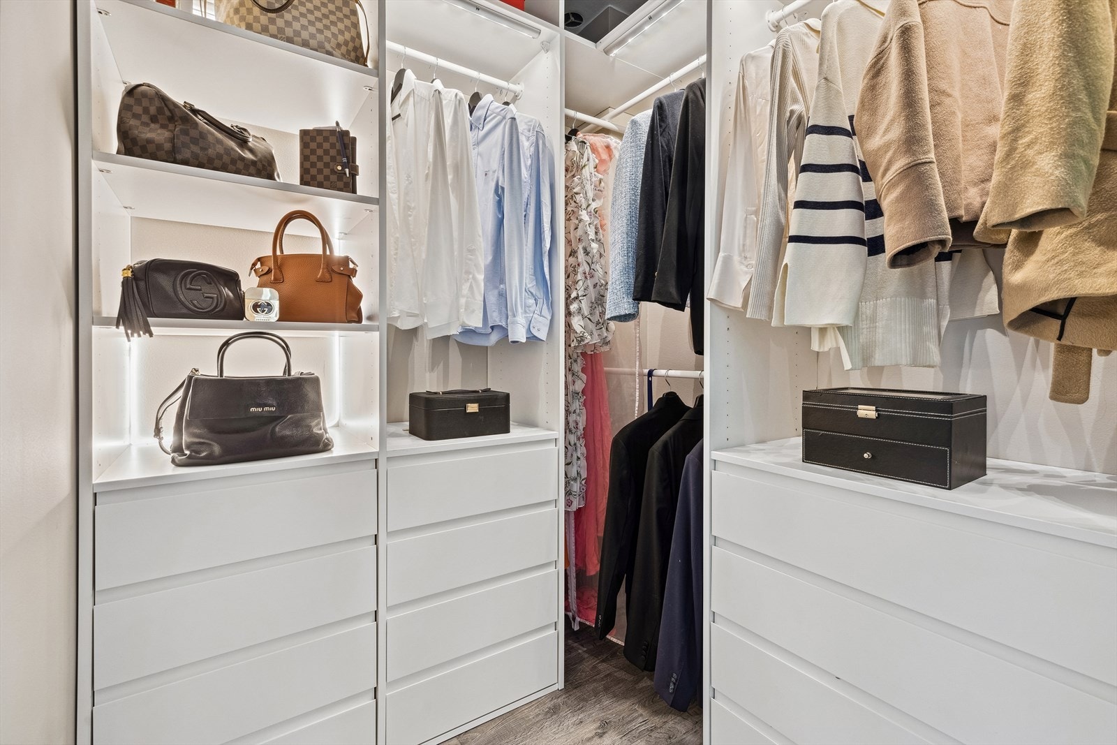 I tillegg disponeres bod i 1. etasje på 3 m² og bod i kjeller på 5 m² Galleribilde