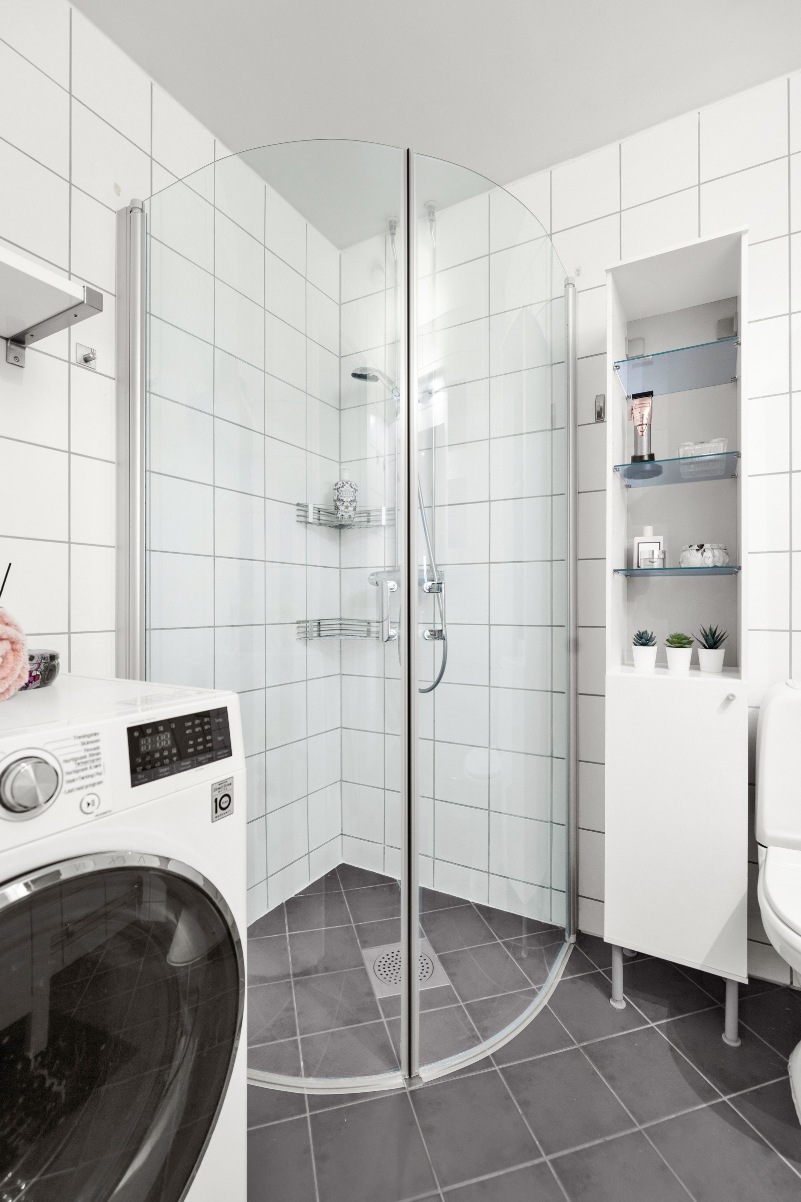 Badet er nytt i ca 2005/06. i regi av borettslaget. Galleribilde