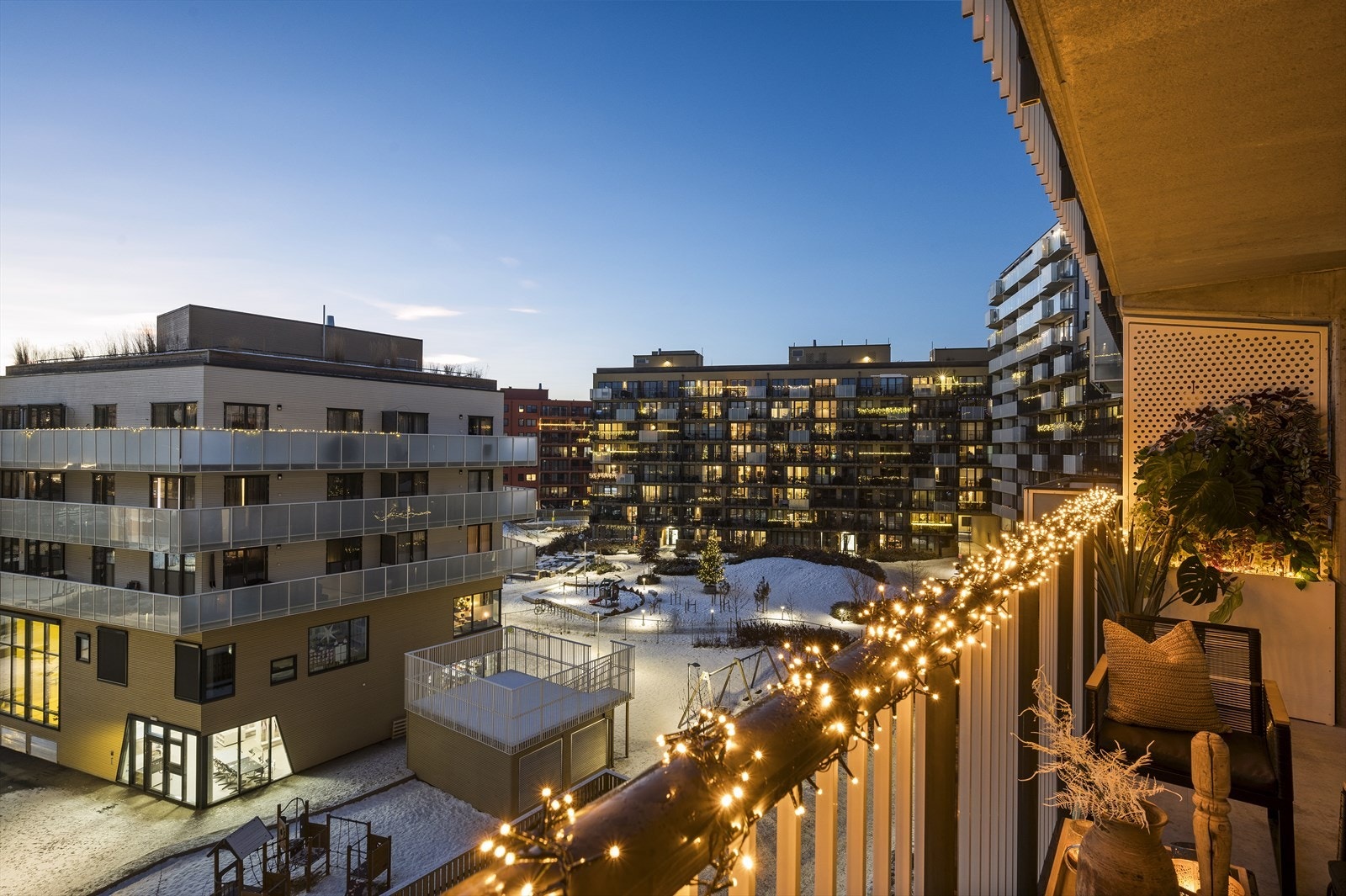 På sommerstid vil du kunne nyte solen fra ca. kl. 11:00-20:00 Galleribilde