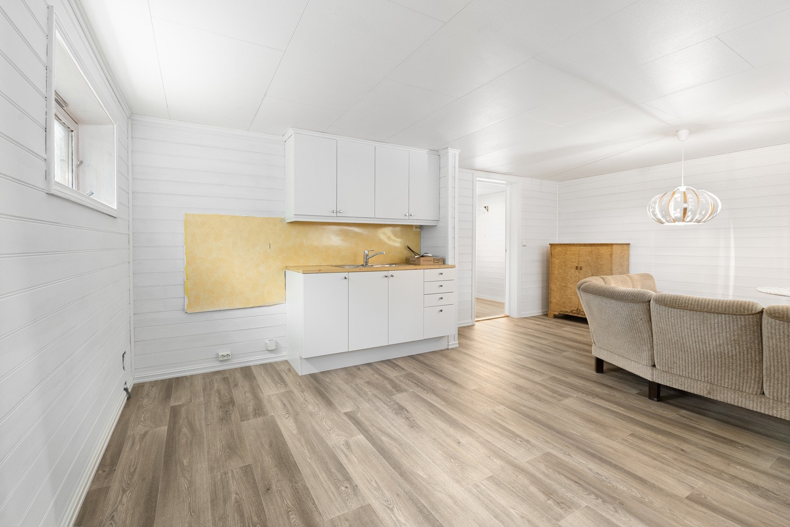 Egen kjøkkenkrok i kjellerstuen. Galleribilde