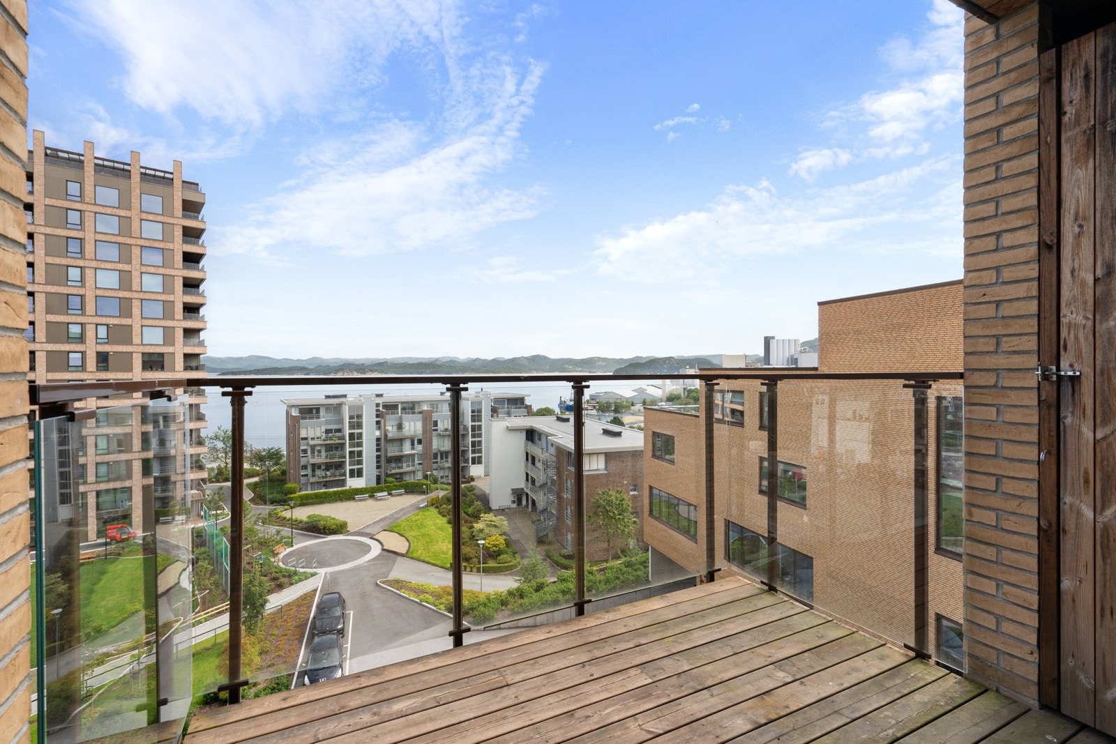 Vi har nå fått for salg en strøken, nyere 3-roms leilighet sentralt beliggende på Hillevåg. Galleribilde