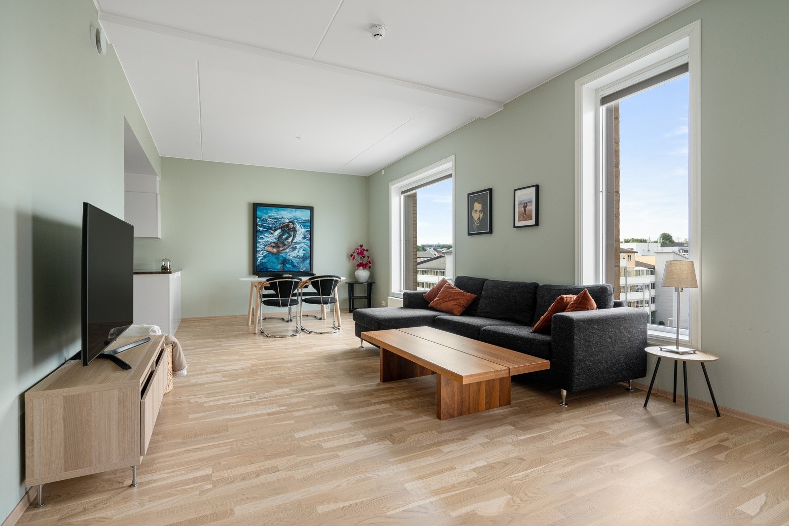 EIE Eiendomsmegling Stavanger v/ Jr. Partner Håkon Hovland presenterer Hamneveien 21! Galleribilde