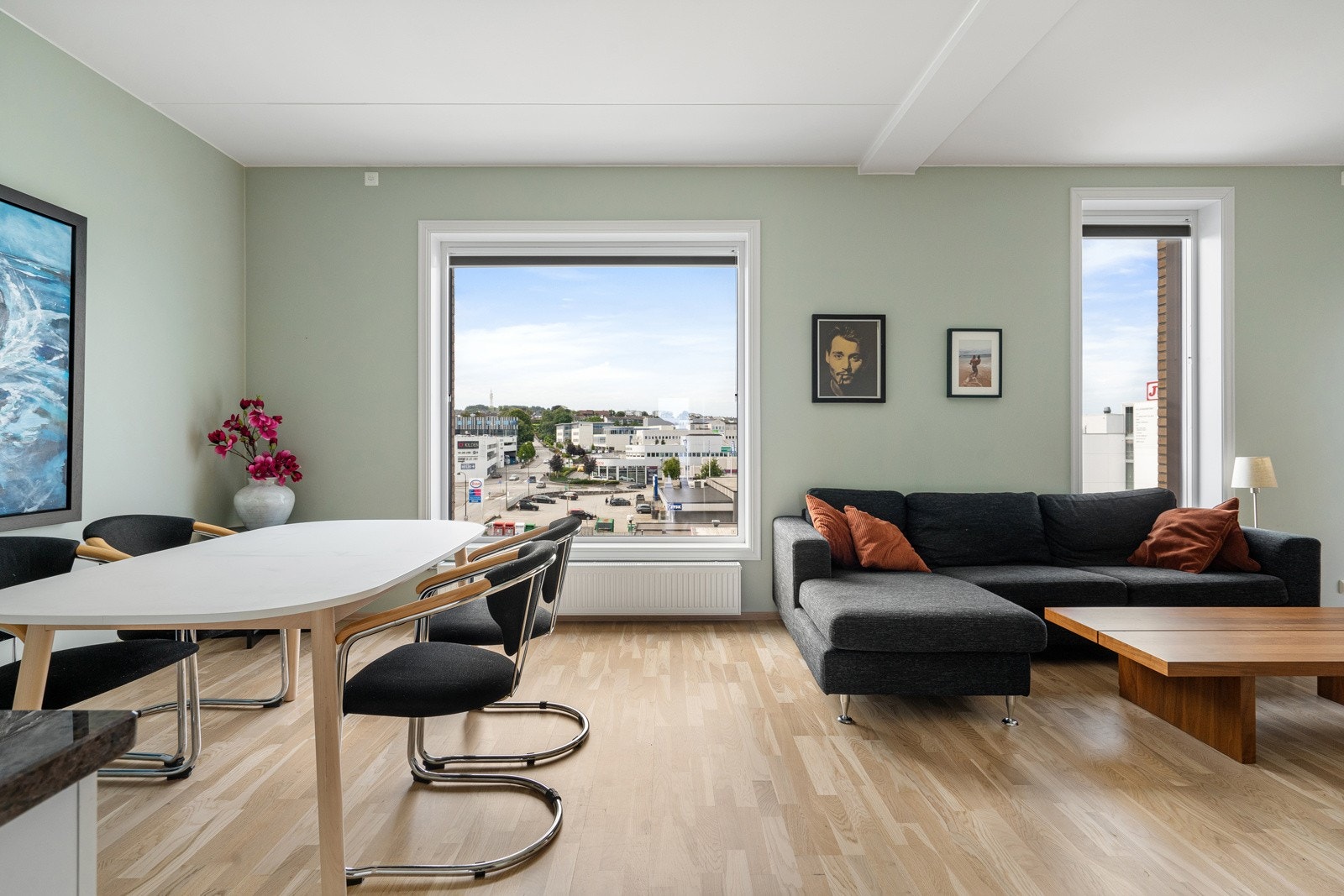 Bygget sto ferdig i 2018 og fremstår med gjennomgående høy standard. Hele 96% TG1! Galleribilde