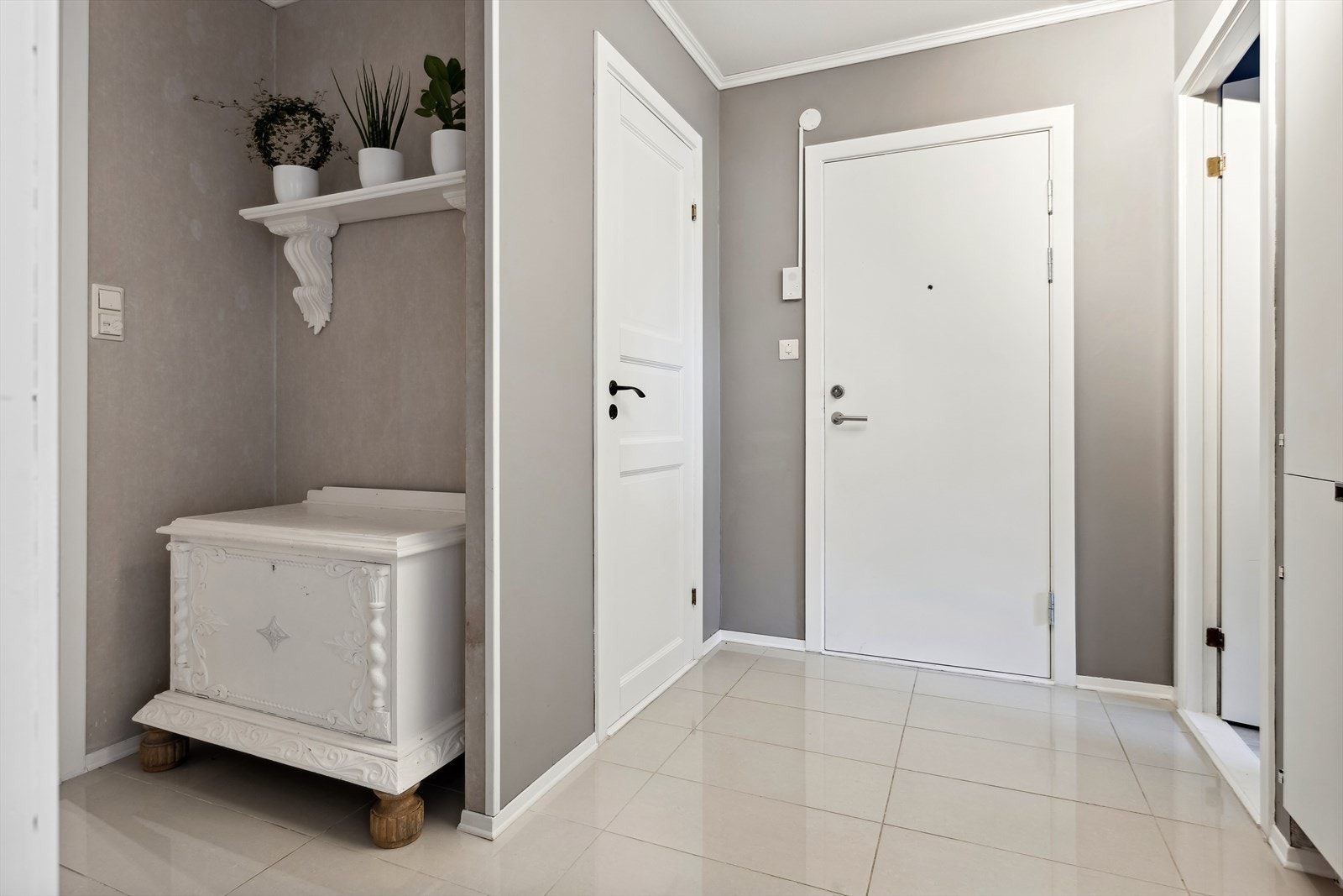 Leiligheten ligger i høy 1. etasje med lett adkomst fra gateplan. Galleribilde