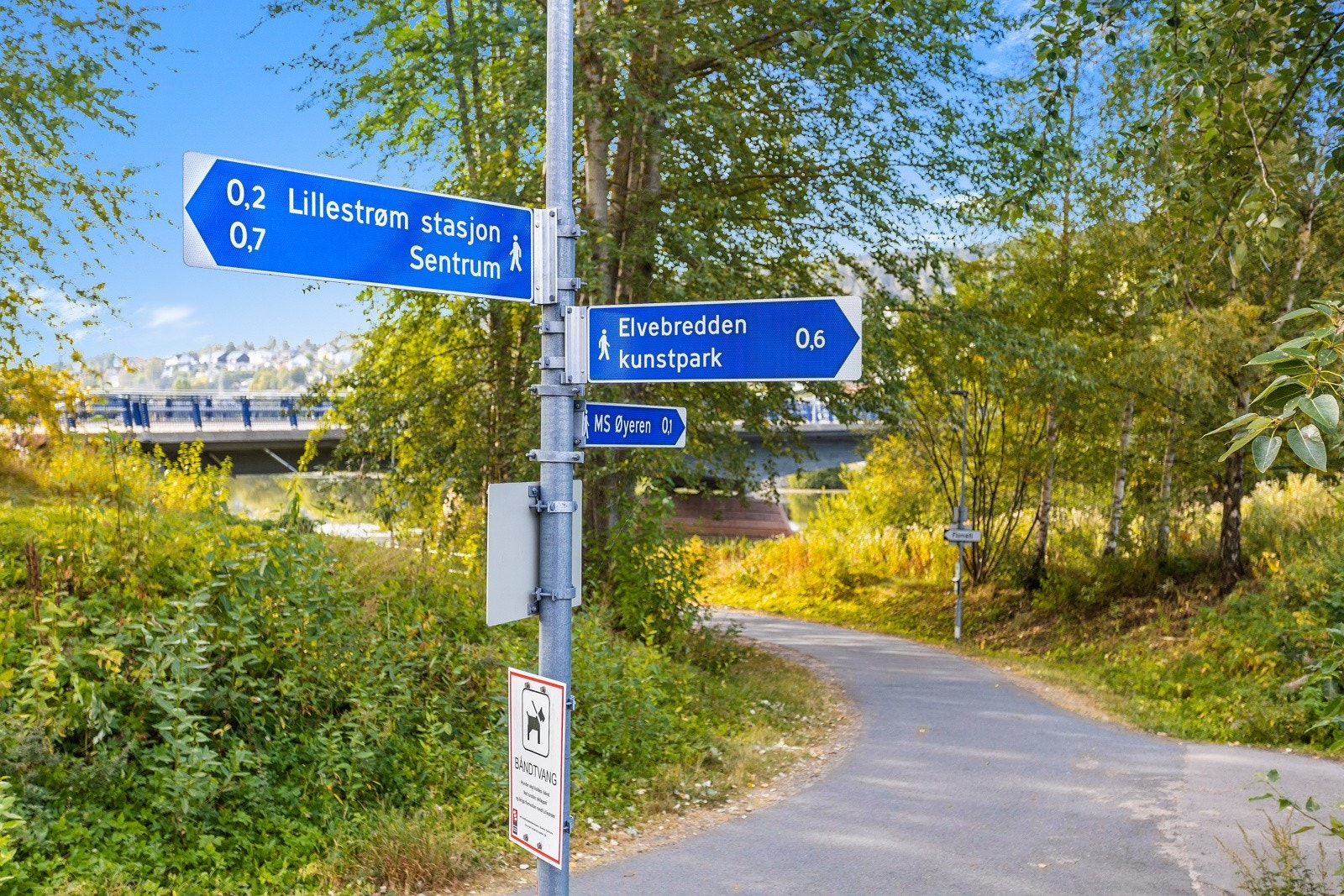 Fra leiligheten er det kort vei til flotte turstier langs Niteelva. Galleribilde