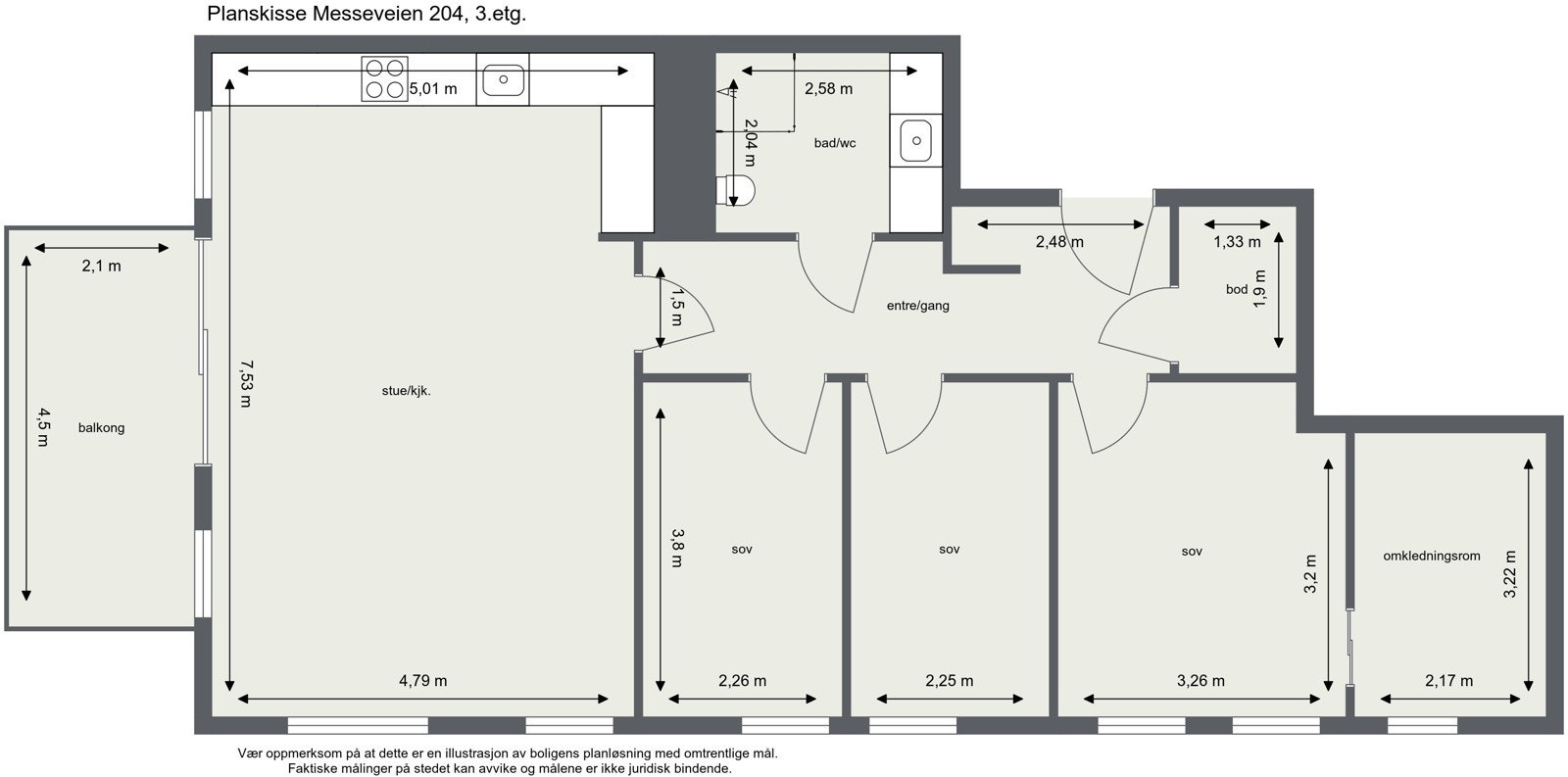 Dette er en innholdsrik og luftig hjørneleilighet med stor entré/gang, bod, 3(4) soverom, bad og romslig åpen stue-/kjøkken med utgang til balkong. Leiligheten disponerer sportsbod i kjeller. Galleribilde