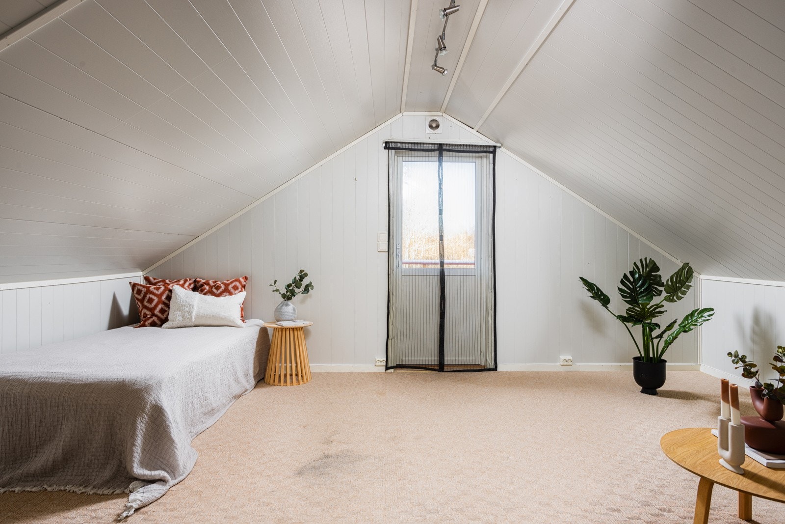 Soverom nr. 4 har egen utgang til balkong. Galleribilde