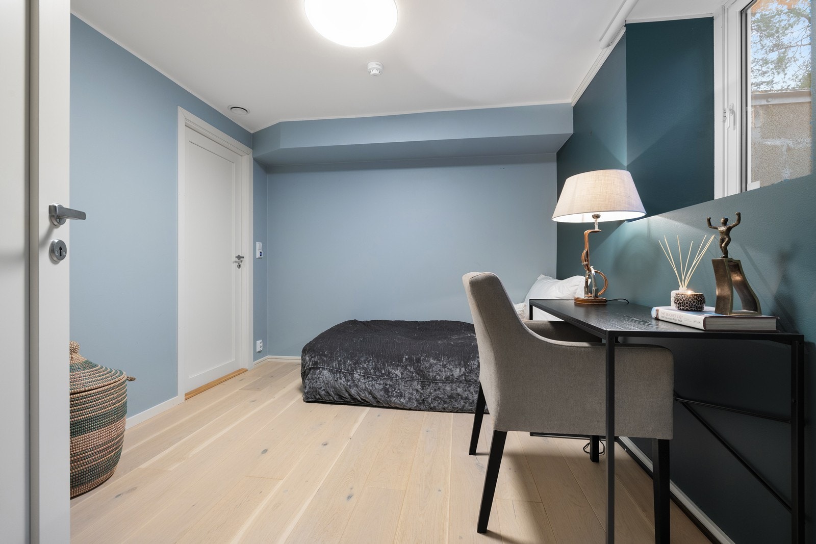 Soverom 2 mot innvendig bod/teknisk rom Galleribilde