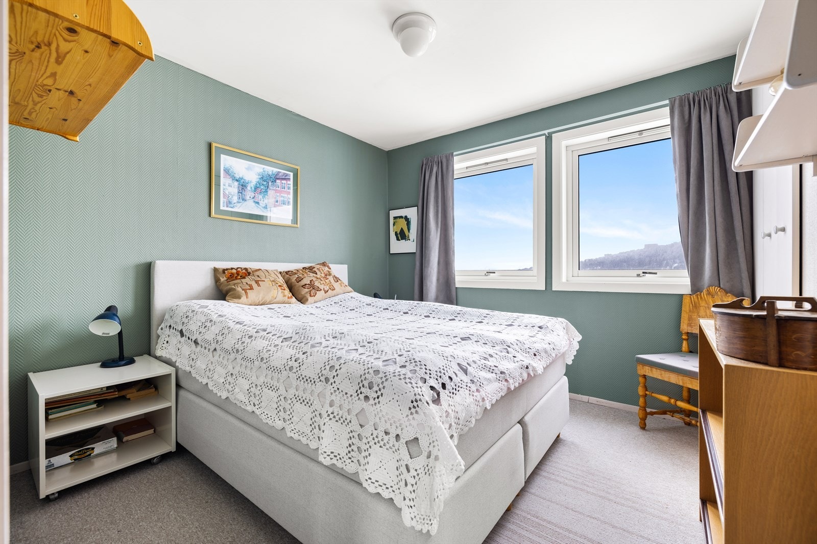 Soverom 1 med nydelig utsikt utover Groruddalen. Galleribilde