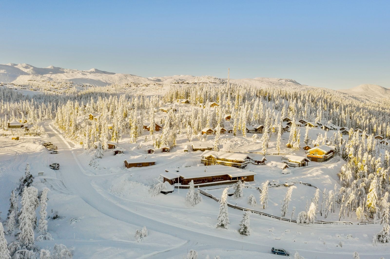 Fjellstua på Vegglifjell er et hyggelig samlingspunkt og kan friste med god servering. Galleribilde