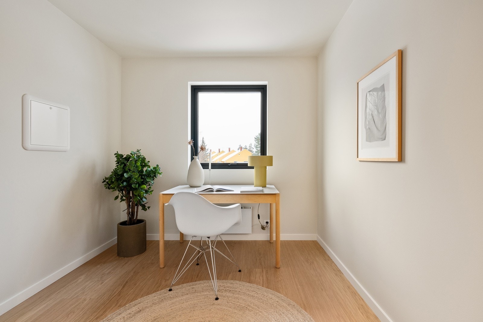 Flott og innbydende kontorrom, eventuelt en ekstra liten tv-stue/lekerom for de minste. Galleribilde