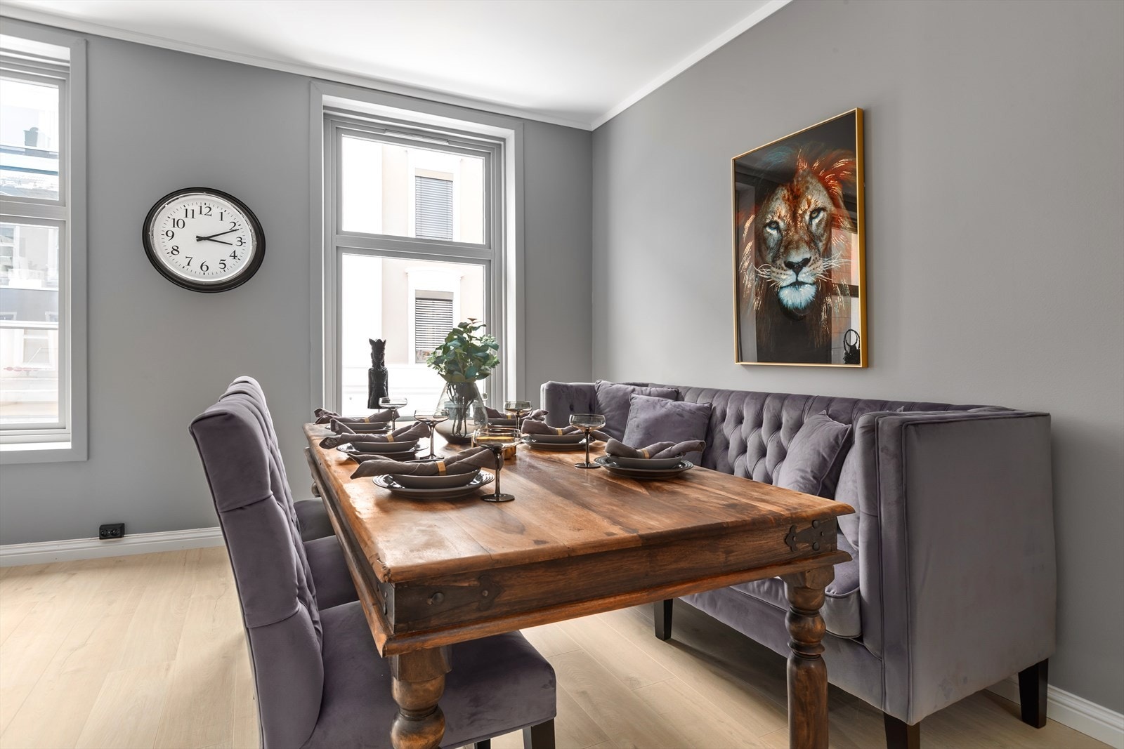 Her er det god plass rundt bordet Galleribilde