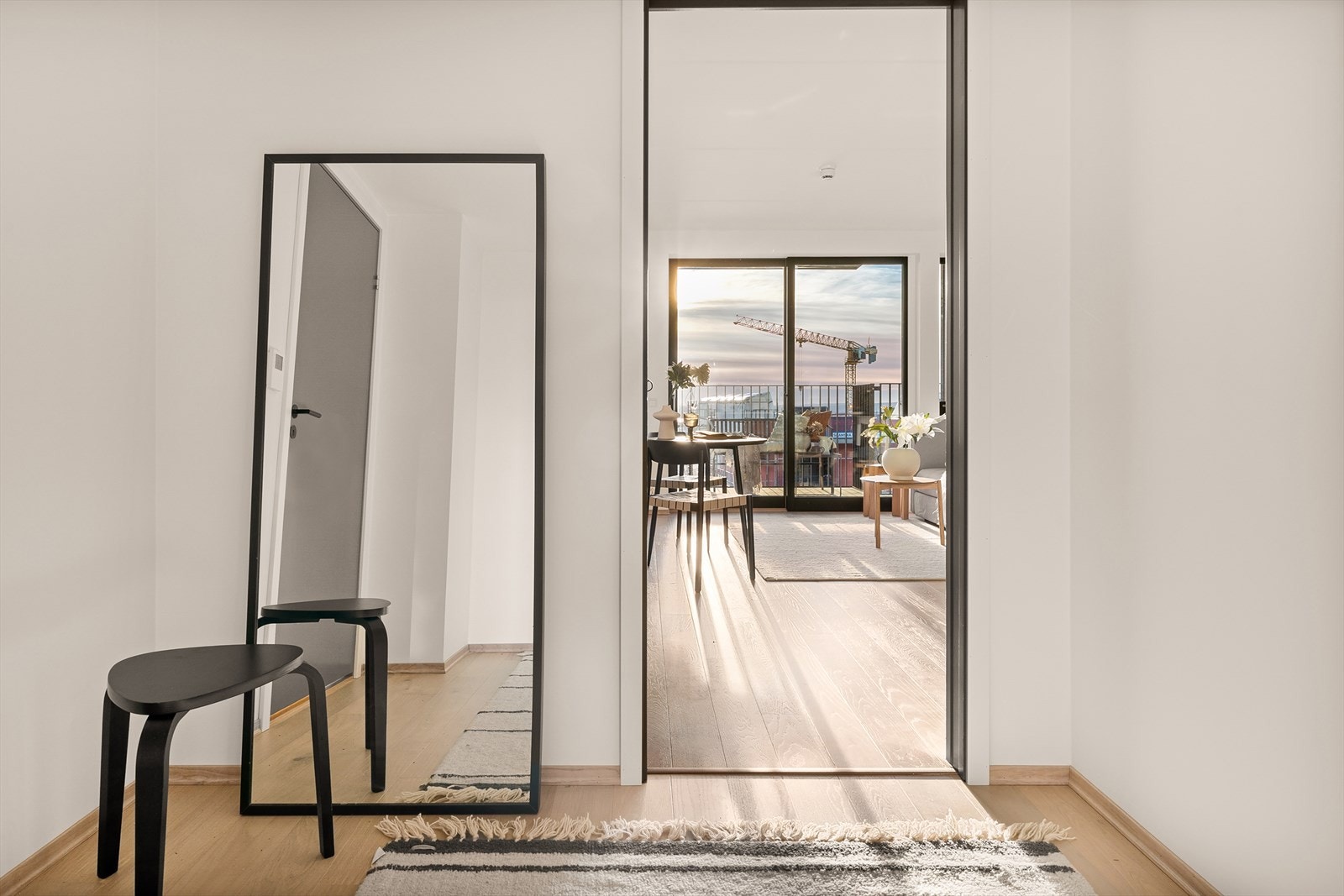 Yttergang med god plass til å sette inn garderobeskap. Galleribilde